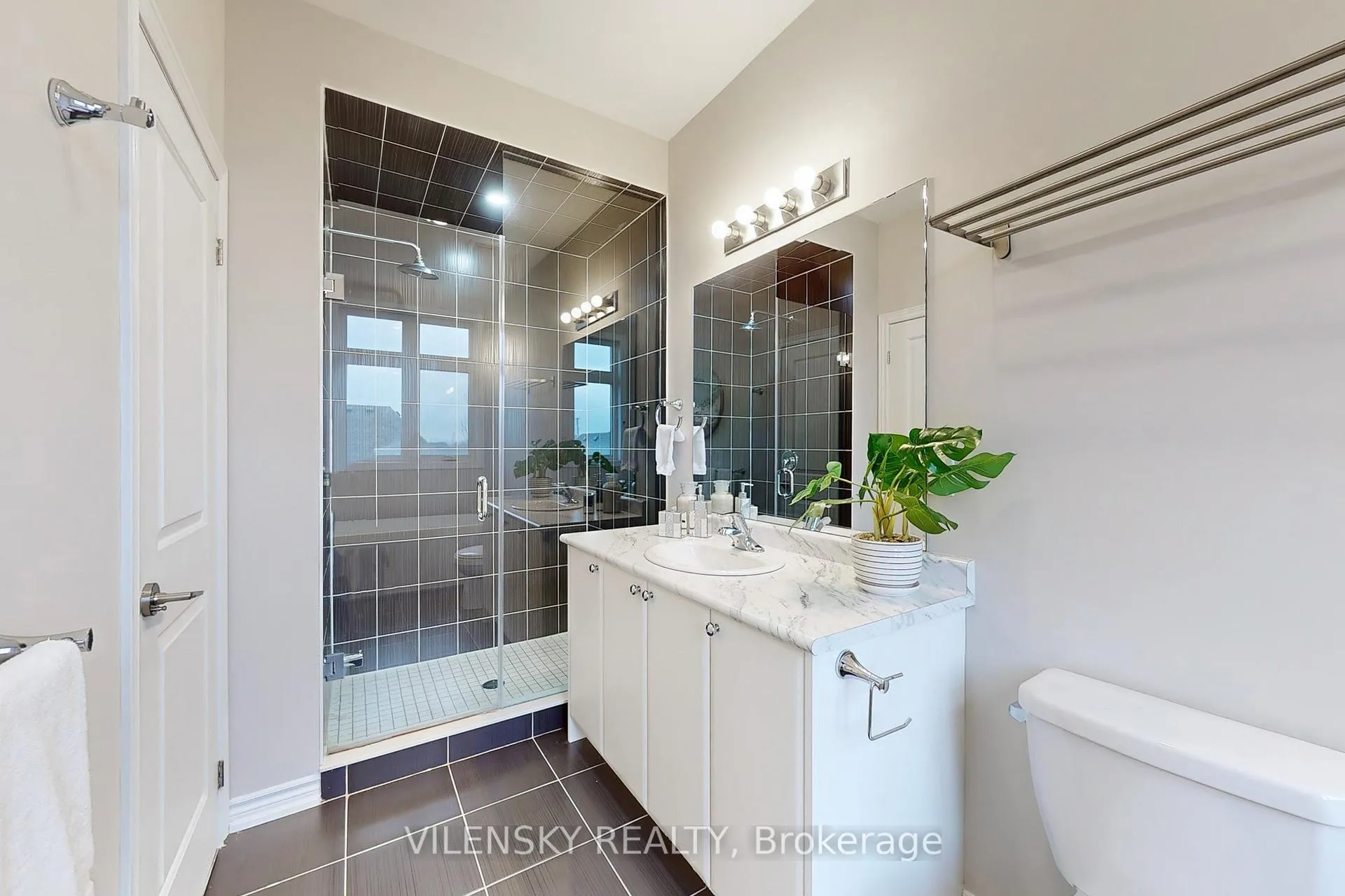 Photo 22 of 162 Golden Trail, Vaughan, Patterson — HOMEH