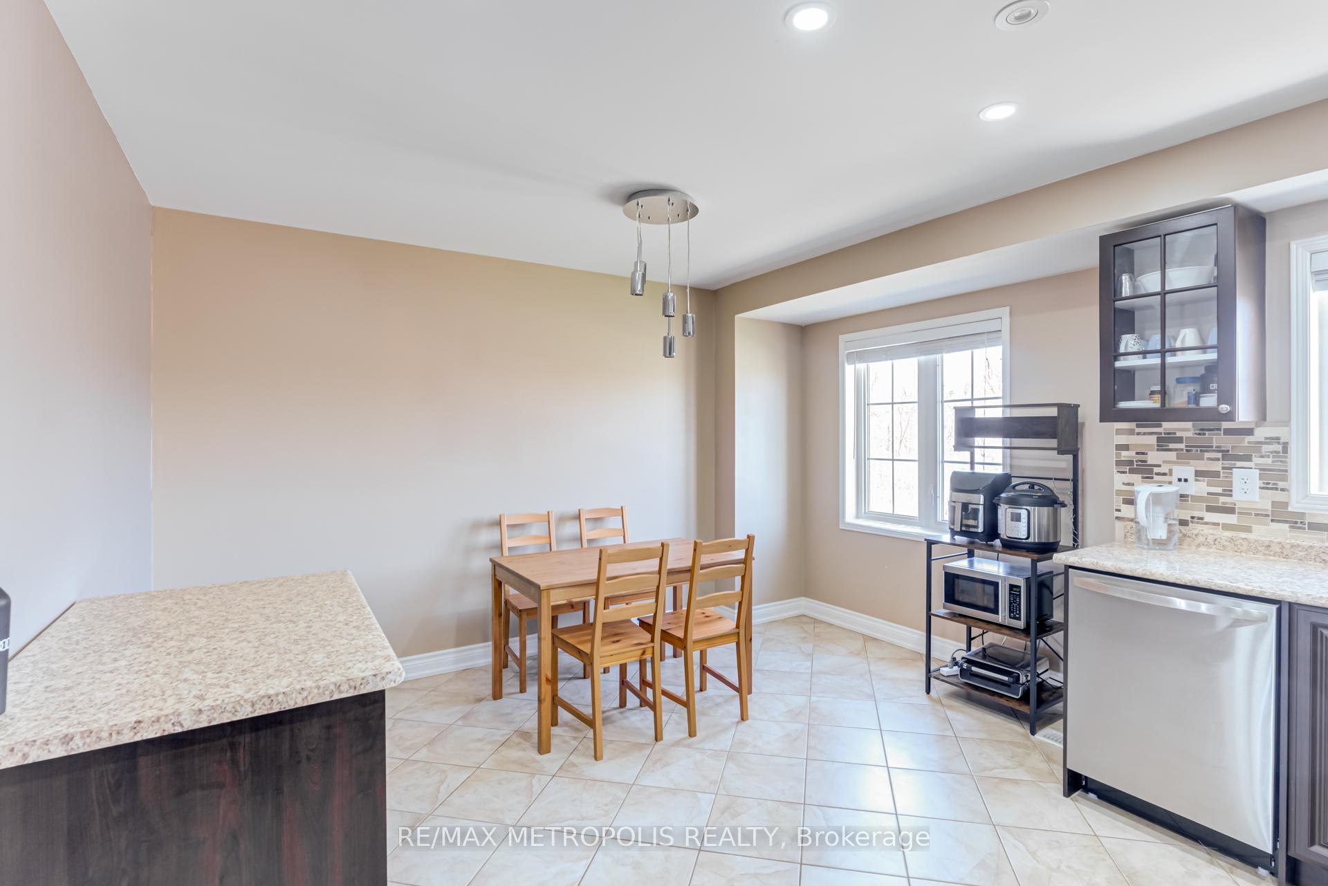 Photo 2 of 385 Rossland Road E, Ajax, Central East — HOMEH