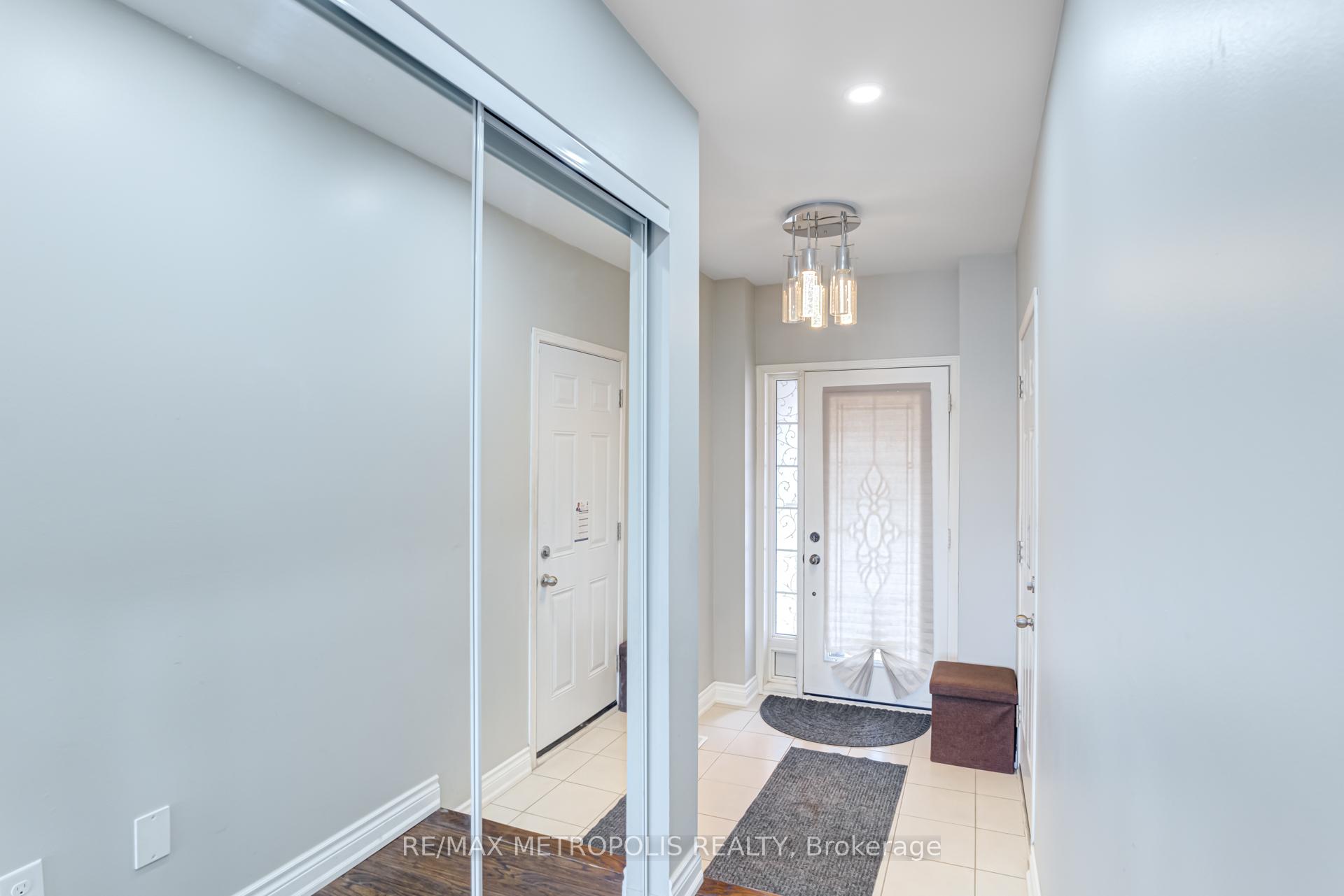 Photo 7 of 385 Rossland Road E, Ajax, Central East — HOMEH
