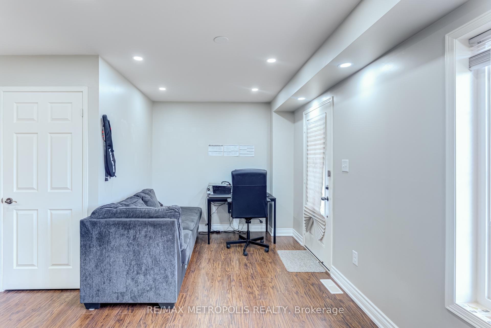Photo 3 of 385 Rossland Road E, Ajax, Central East — HOMEH