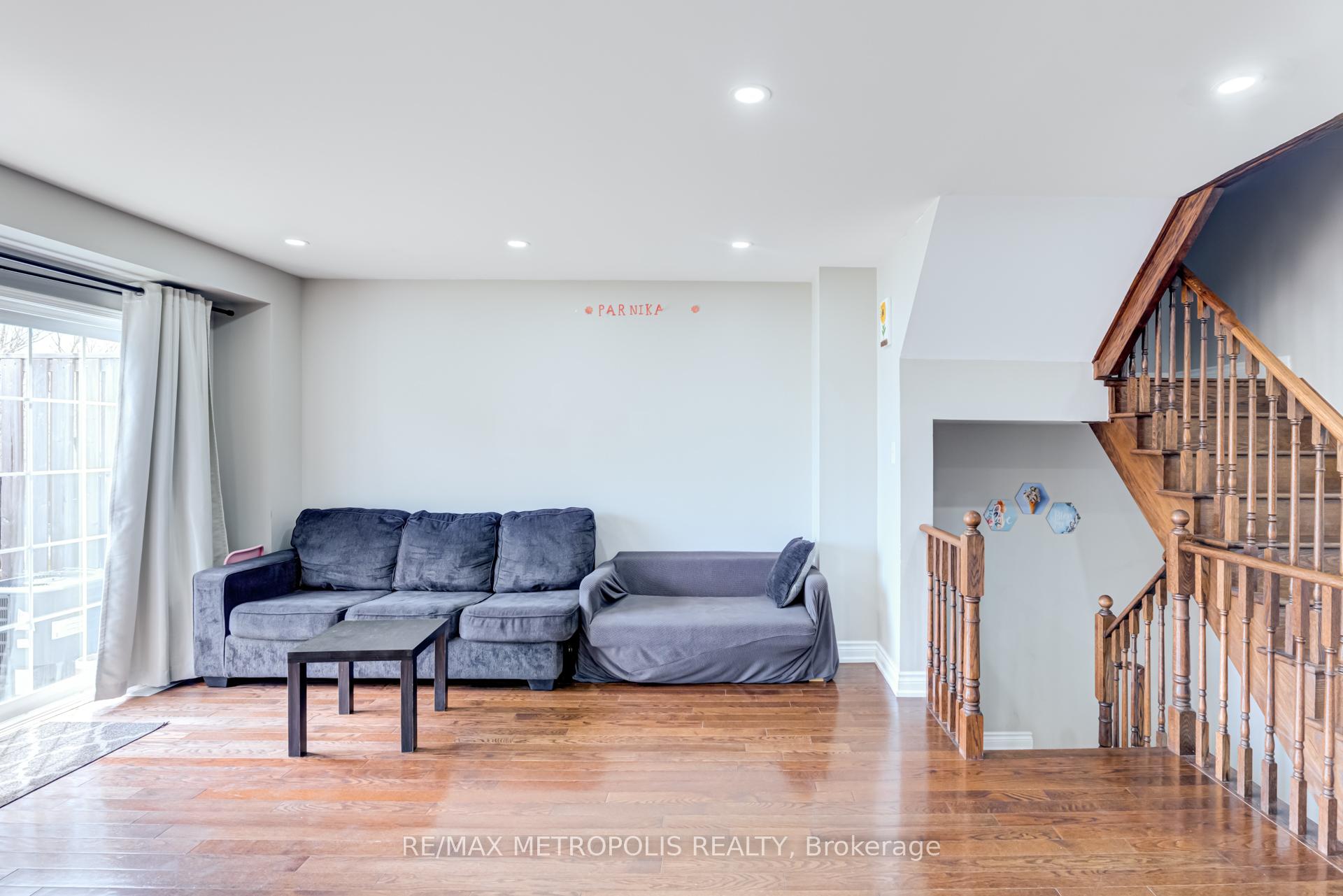 Photo 11 of 385 Rossland Road E, Ajax, Central East — HOMEH