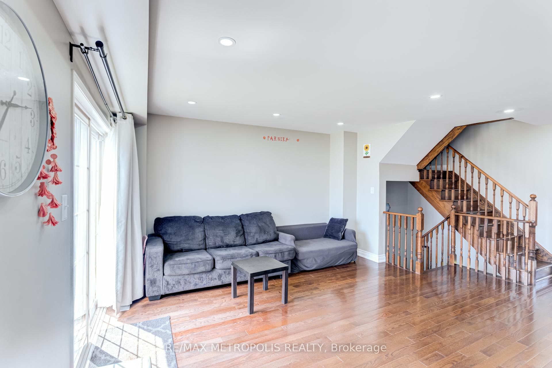 Photo 21 of 385 Rossland Road E, Ajax, Central East — HOMEH