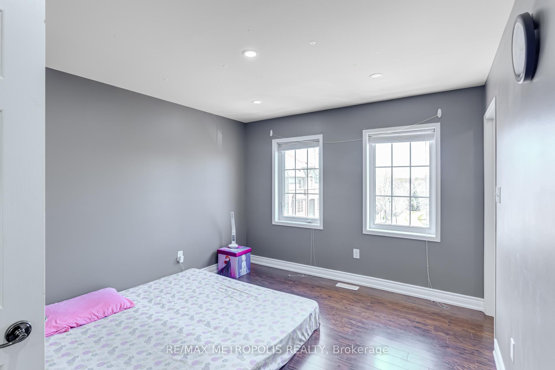 Photo 23 of 385 Rossland Road E, Ajax, Central East — HOMEH