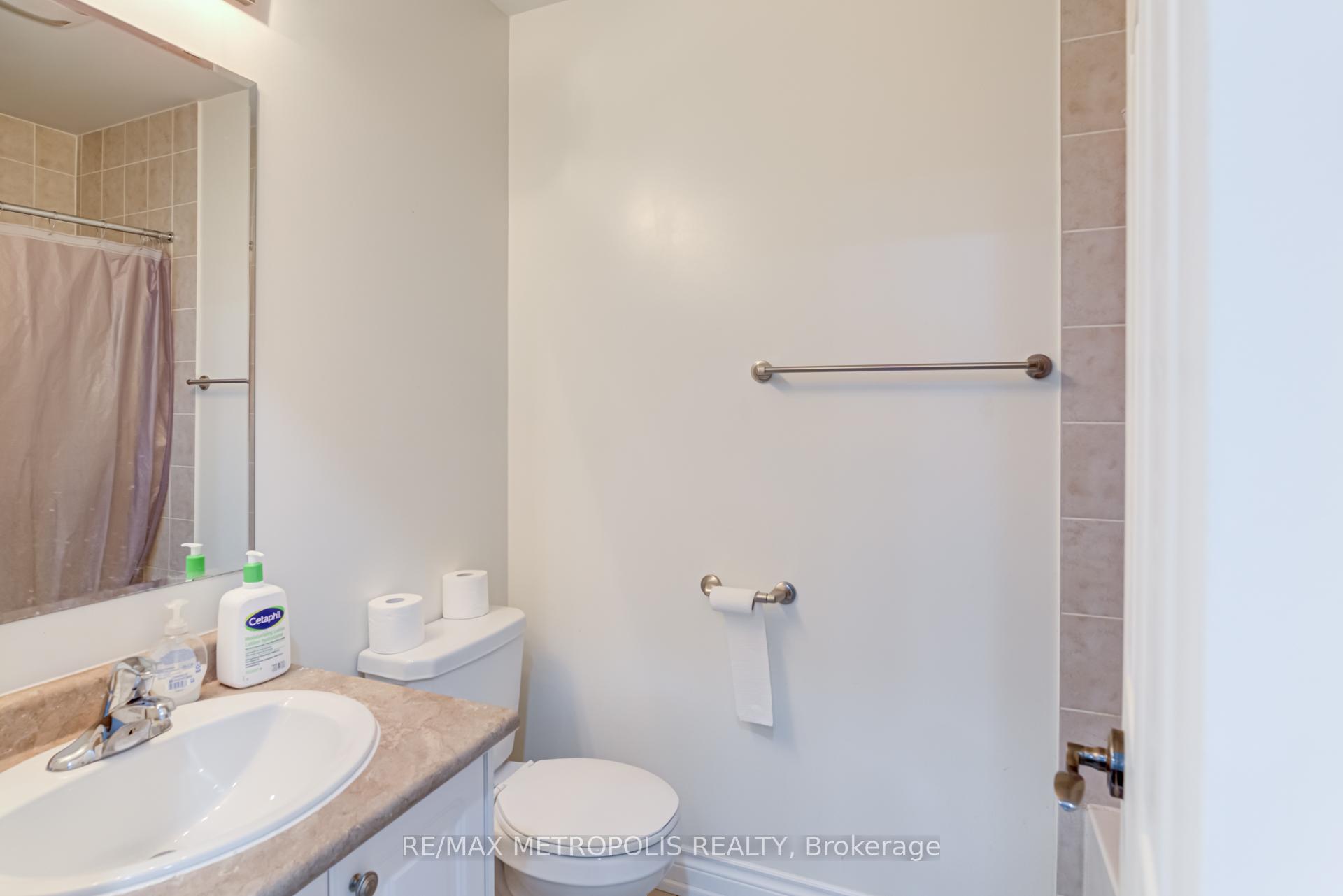 Photo 33 of 385 Rossland Road E, Ajax, Central East — HOMEH