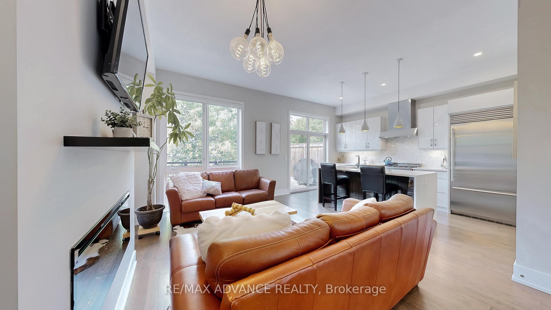 Photo 11 of 32 Crestridge Drive, Vaughan, Patterson — HOMEH