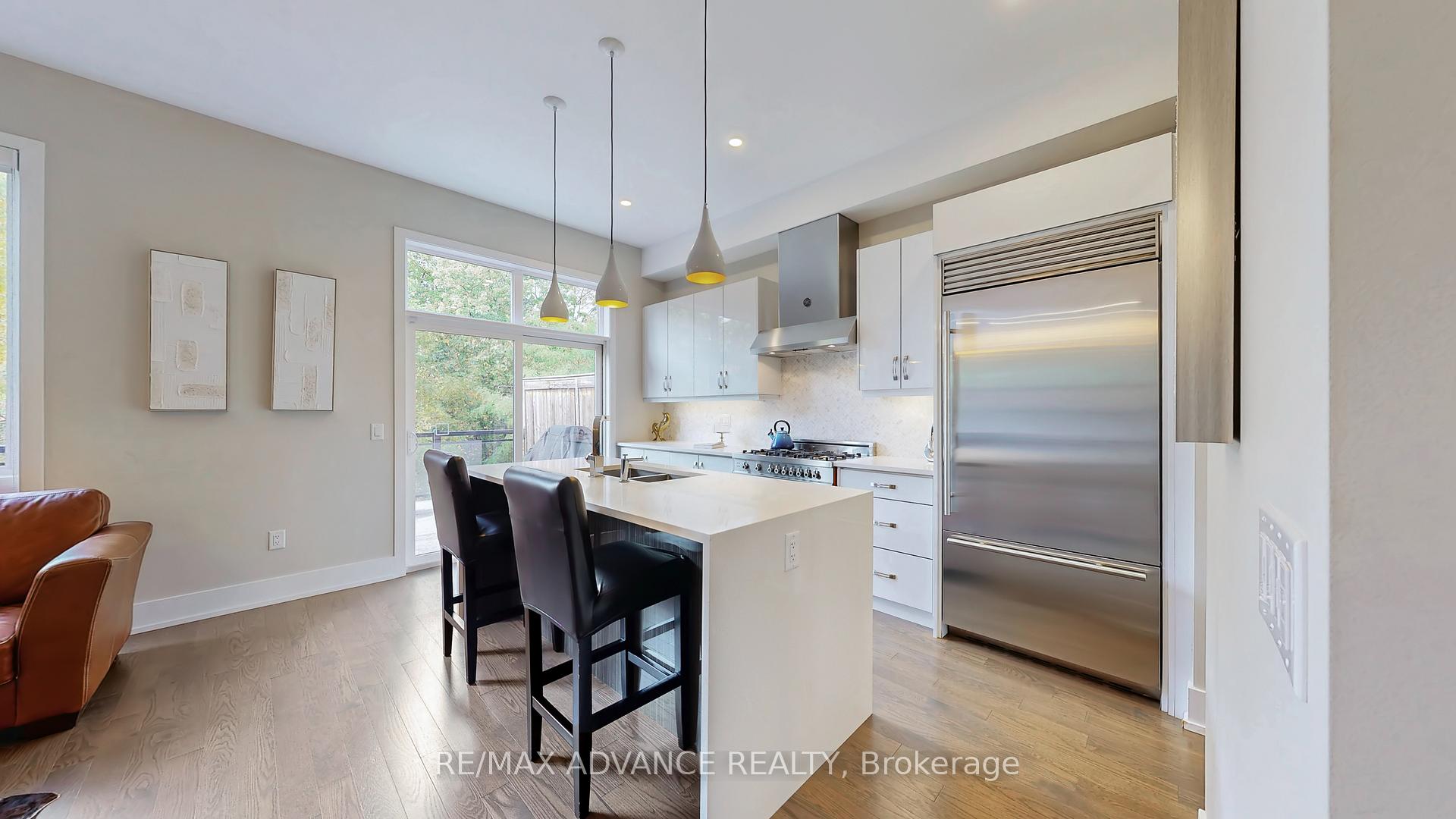 Photo 13 of 32 Crestridge Drive, Vaughan, Patterson — HOMEH