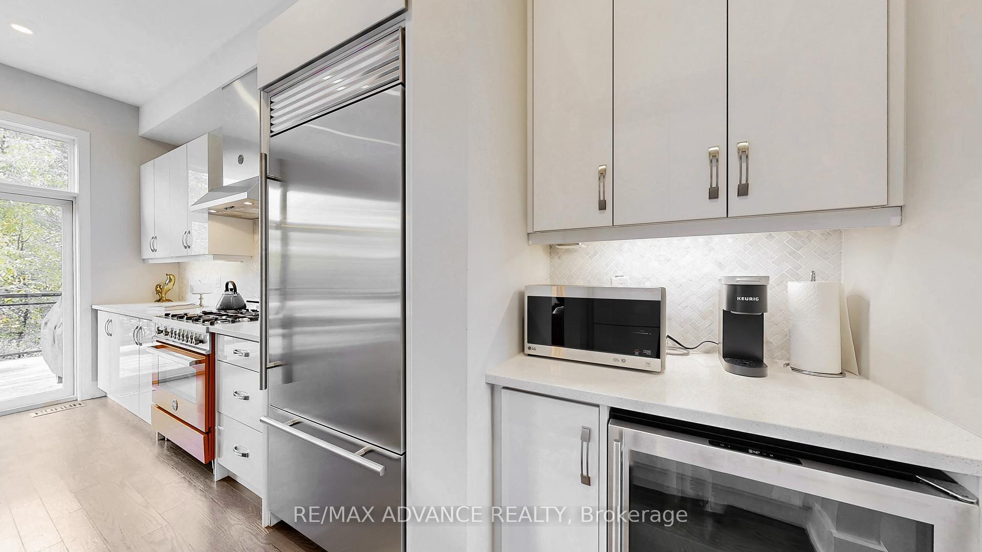 Photo 18 of 32 Crestridge Drive, Vaughan, Patterson — HOMEH
