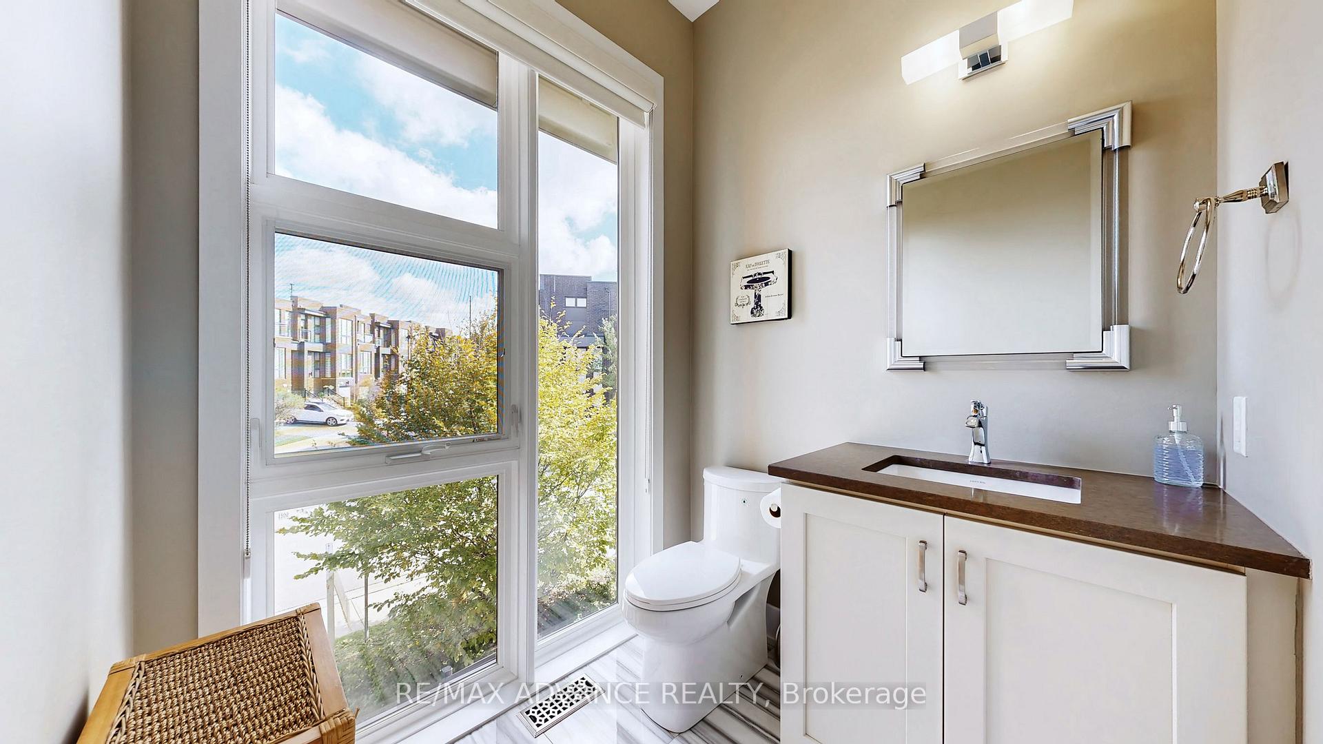 Photo 19 of 32 Crestridge Drive, Vaughan, Patterson — HOMEH