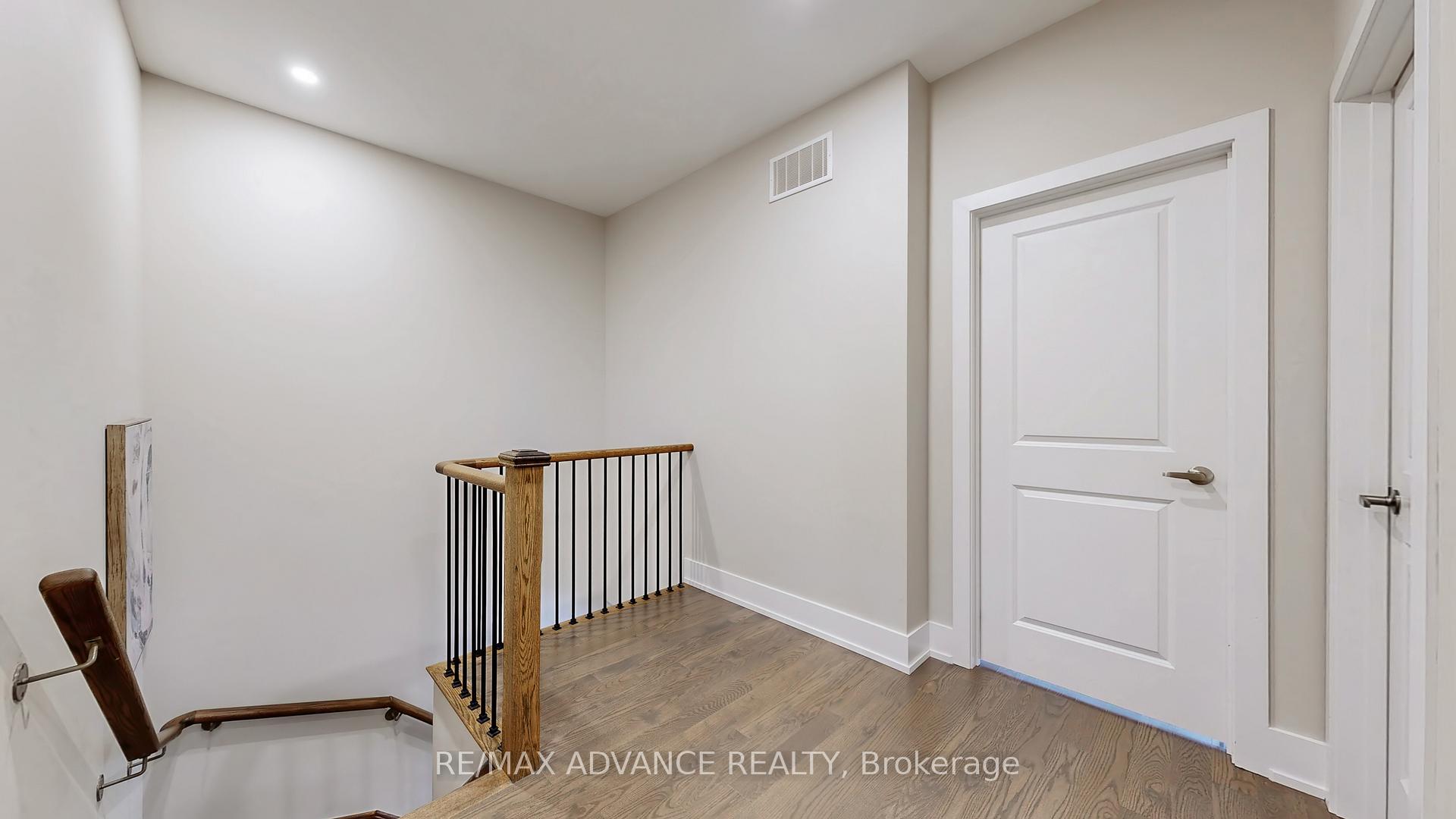 Photo 21 of 32 Crestridge Drive, Vaughan, Patterson — HOMEH