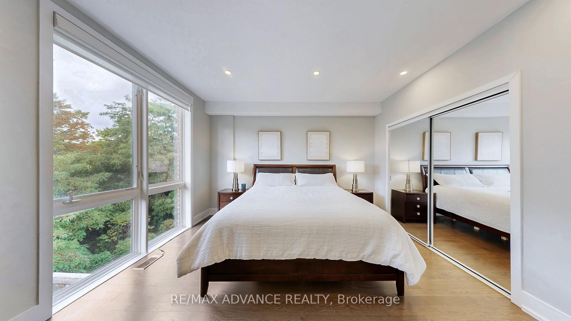 Photo 24 of 32 Crestridge Drive, Vaughan, Patterson — HOMEH