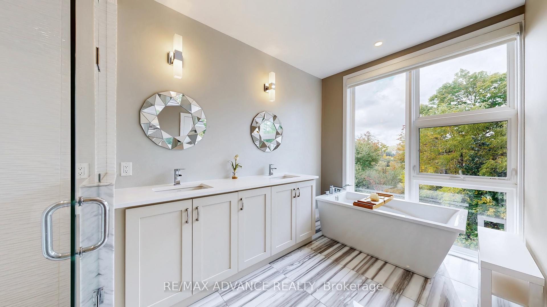 Photo 27 of 32 Crestridge Drive, Vaughan, Patterson — HOMEH
