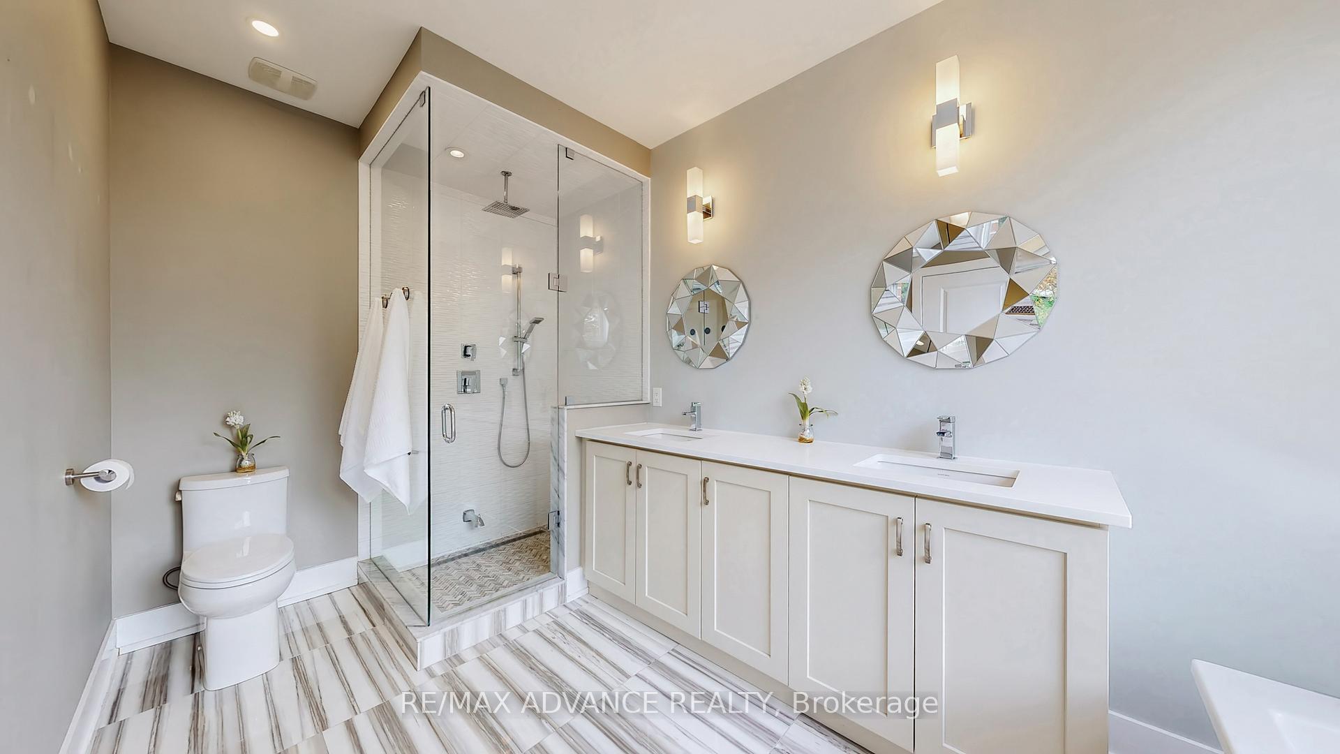 Photo 28 of 32 Crestridge Drive, Vaughan, Patterson — HOMEH