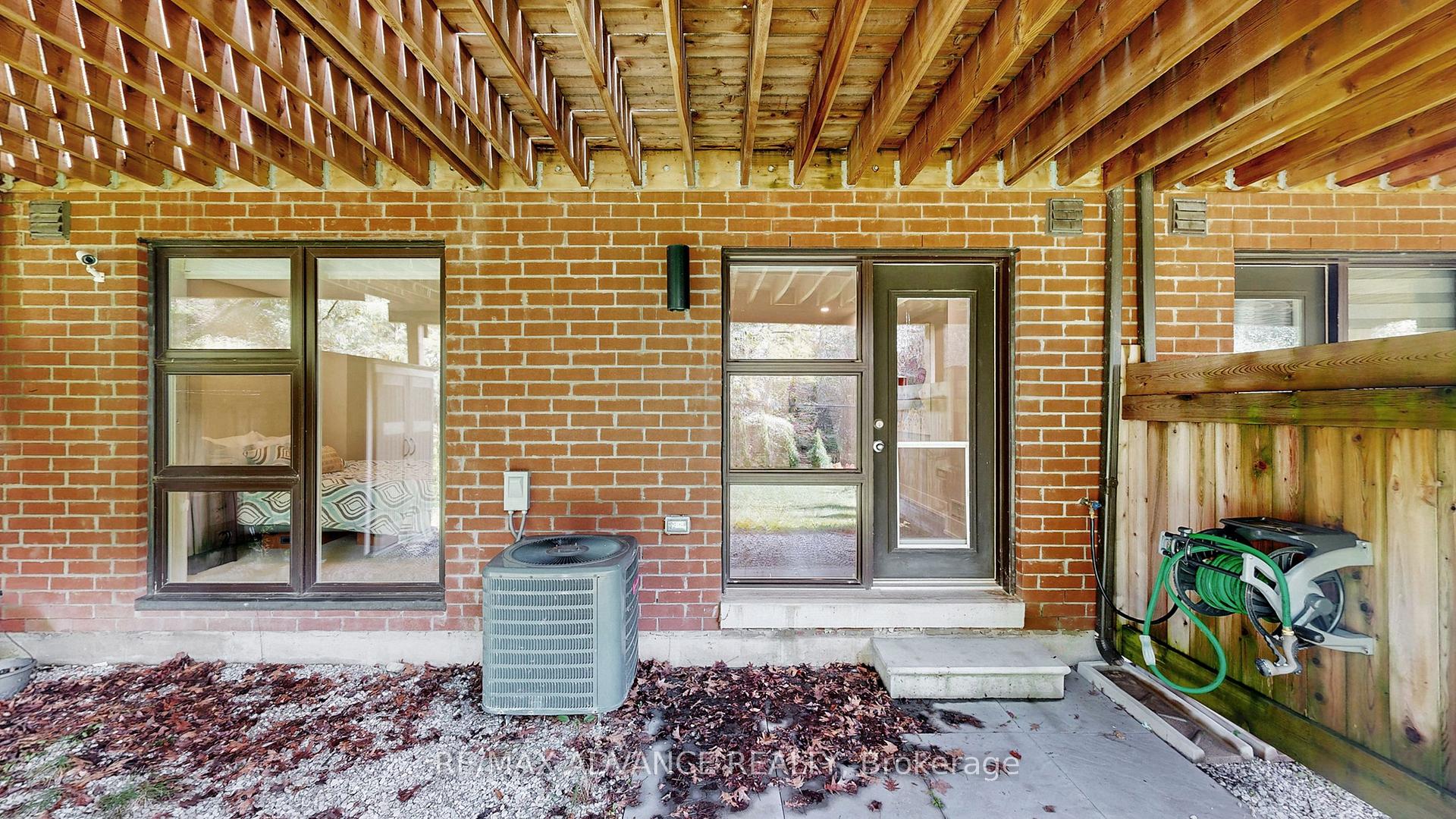 Photo 48 of 32 Crestridge Drive, Vaughan, Patterson — HOMEH