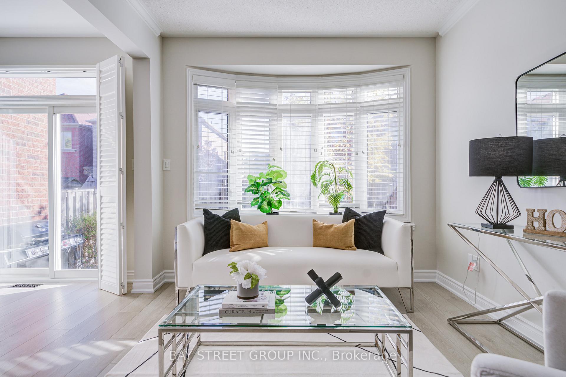 Photo 6 of 45 Starwood Road, Vaughan, Patterson — HOMEH