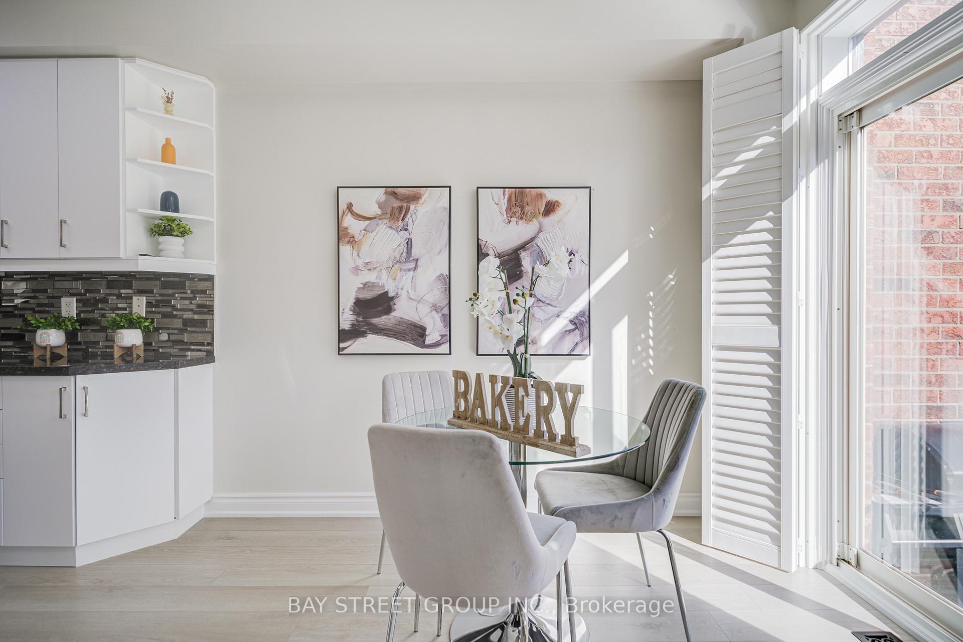 Photo 9 of 45 Starwood Road, Vaughan, Patterson — HOMEH