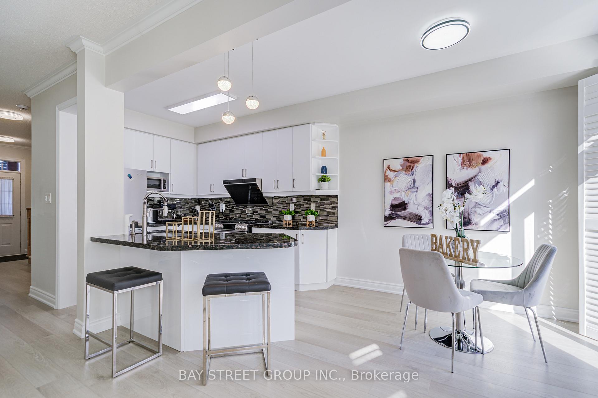 Photo 10 of 45 Starwood Road, Vaughan, Patterson — HOMEH