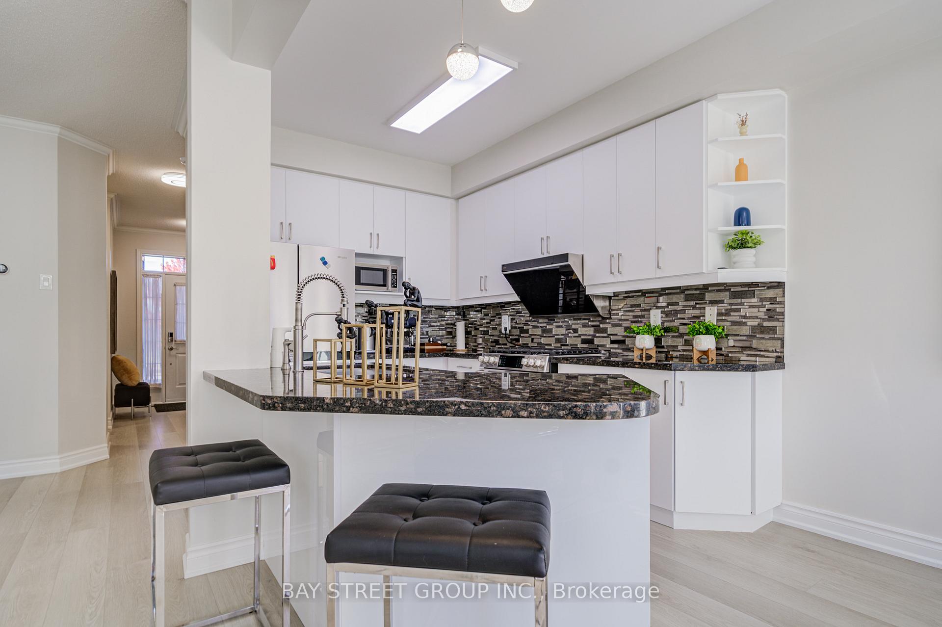 Photo 13 of 45 Starwood Road, Vaughan, Patterson — HOMEH