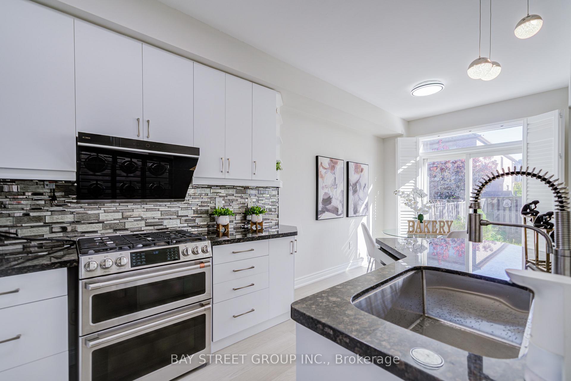 Photo 15 of 45 Starwood Road, Vaughan, Patterson — HOMEH