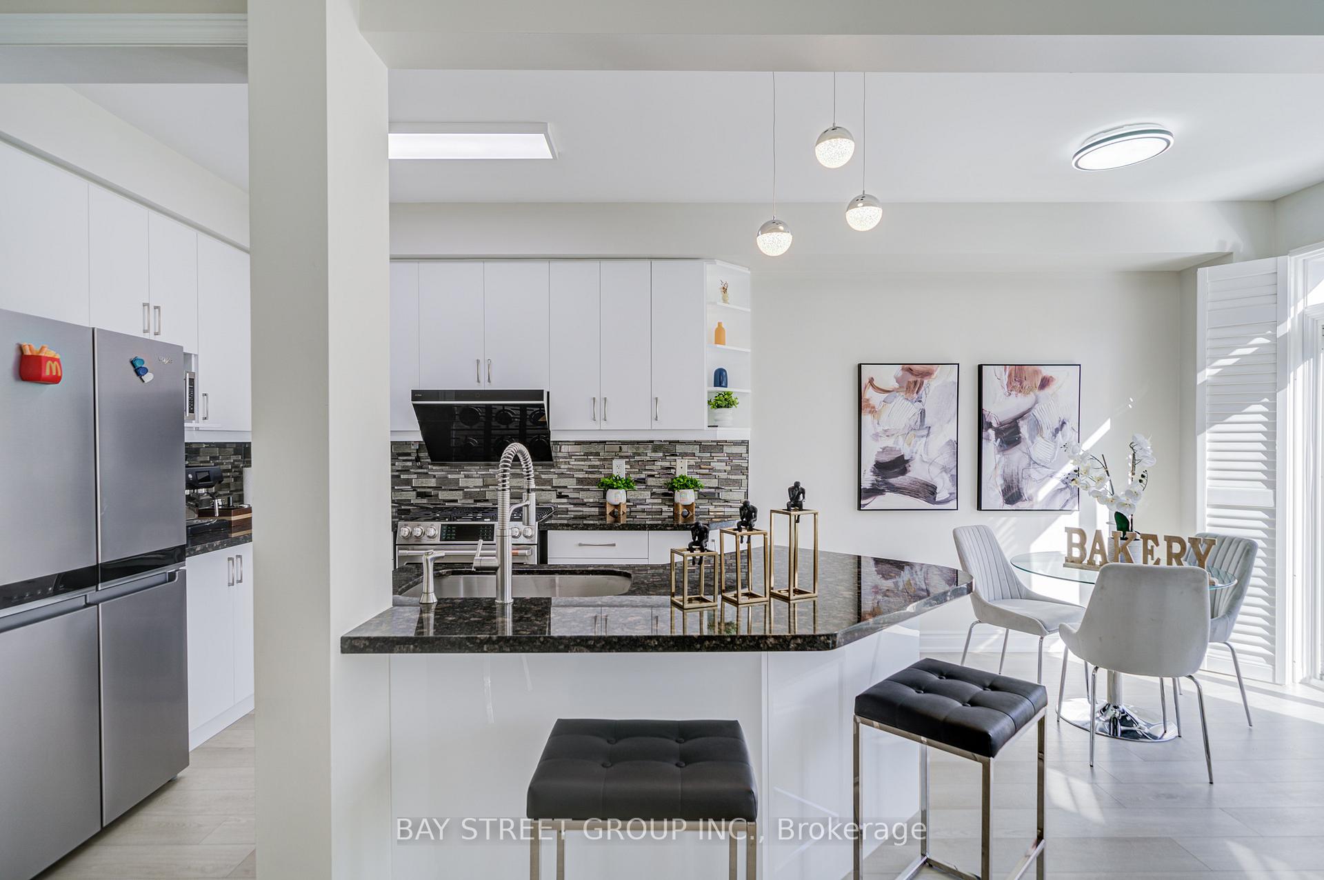 Photo 16 of 45 Starwood Road, Vaughan, Patterson — HOMEH