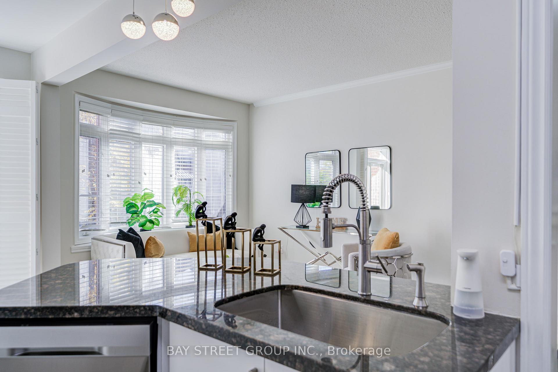 Photo 18 of 45 Starwood Road, Vaughan, Patterson — HOMEH