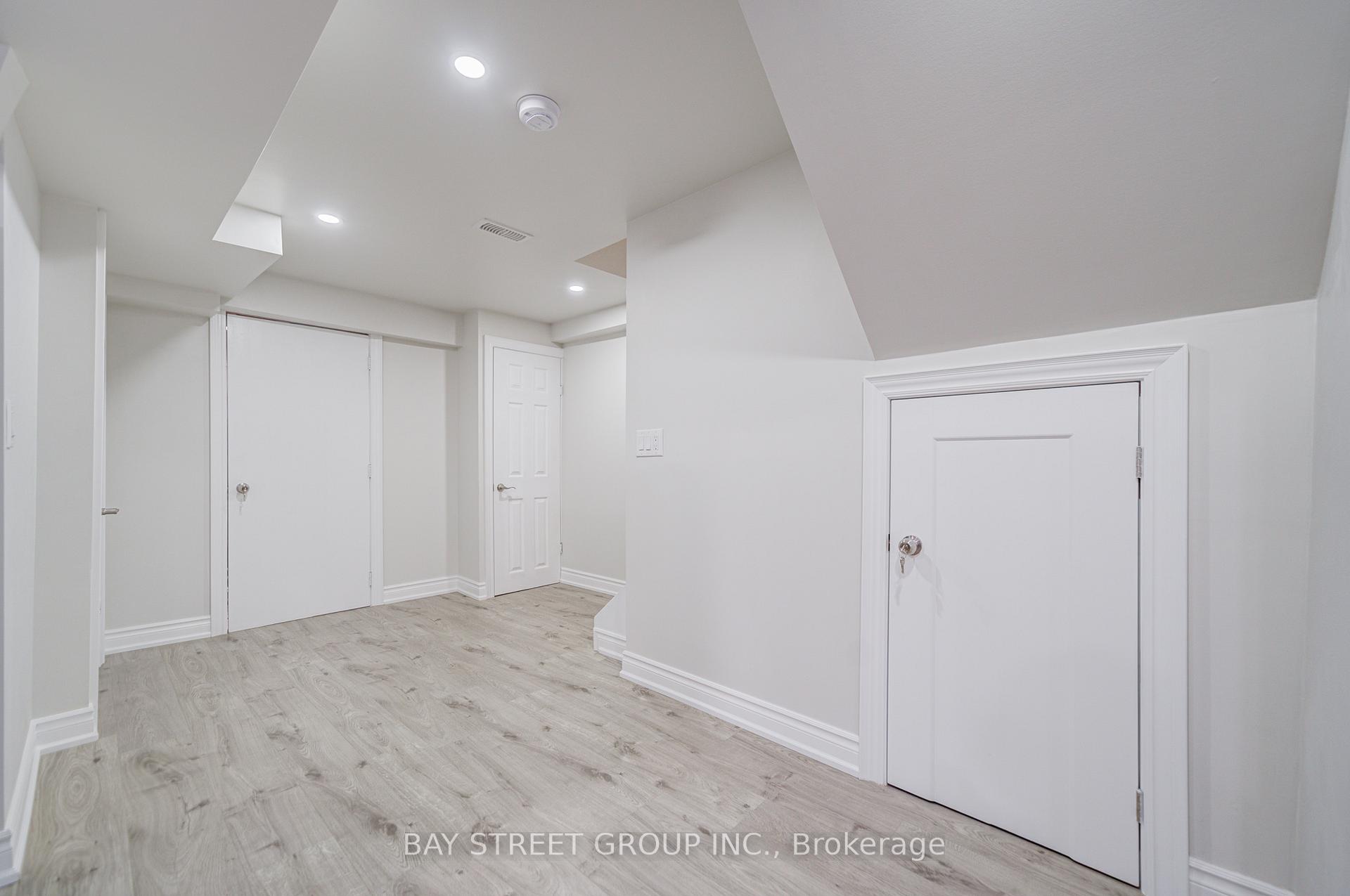Photo 35 of 45 Starwood Road, Vaughan, Patterson — HOMEH