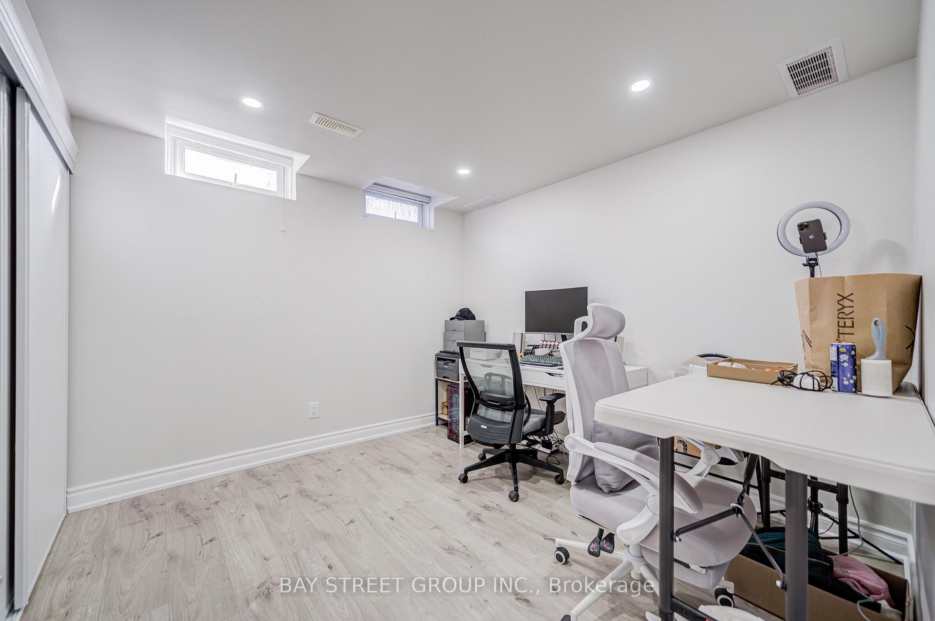 Photo 37 of 45 Starwood Road, Vaughan, Patterson — HOMEH