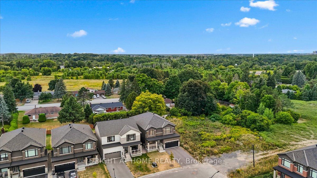 Photo 2 of 610 Kenabeek Terrace, Ottawa, Riverside South/Gloucester Glen — HOMEH