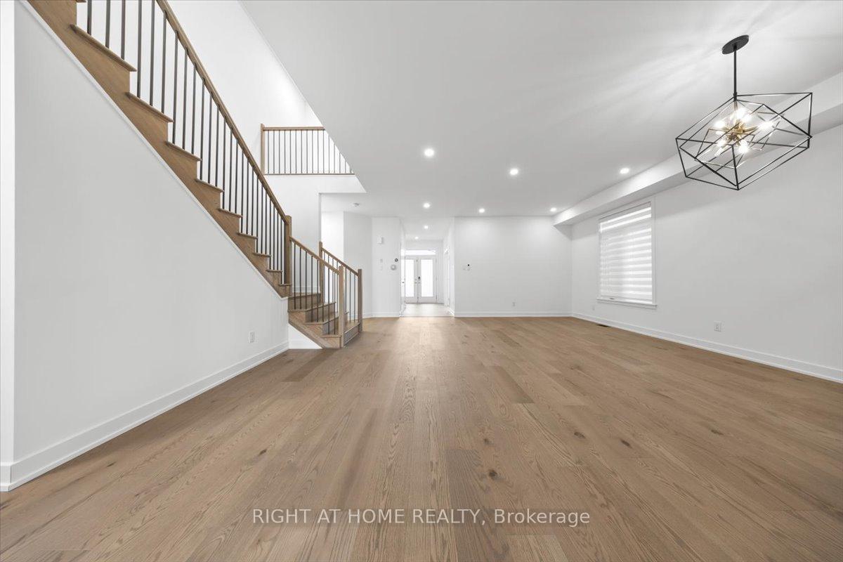 Photo 5 of 610 Kenabeek Terrace, Ottawa, Riverside South/Gloucester Glen — HOMEH