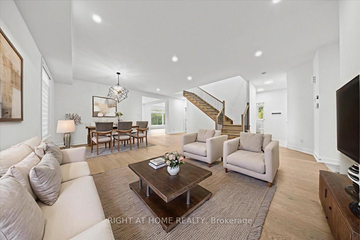 Photo 7 of 610 Kenabeek Terrace, Ottawa, Riverside South/Gloucester Glen — HOMEH