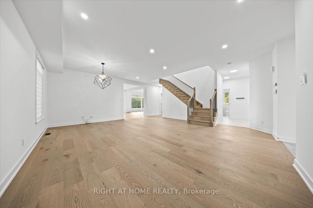 Photo 11 of 610 Kenabeek Terrace, Ottawa, Riverside South/Gloucester Glen — HOMEH