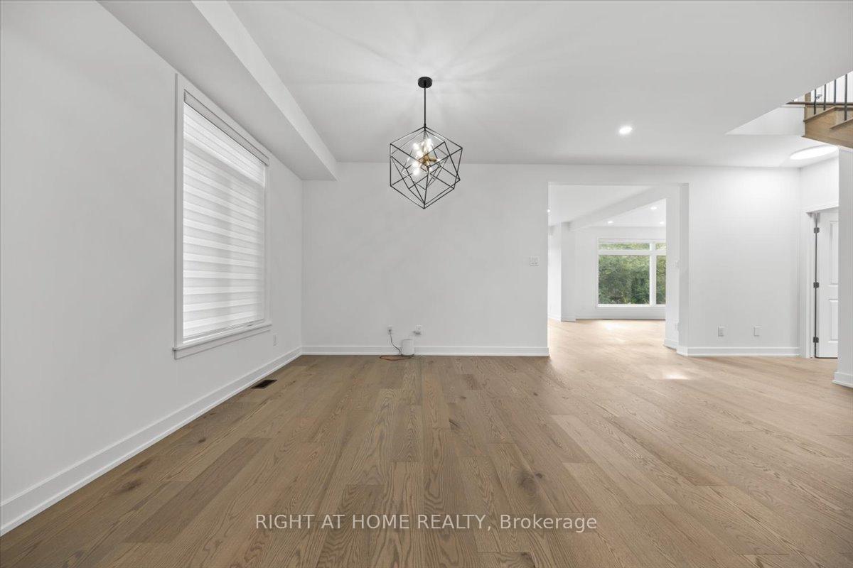 Photo 8 of 610 Kenabeek Terrace, Ottawa, Riverside South/Gloucester Glen — HOMEH