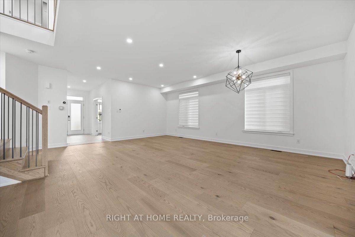 Photo 9 of 610 Kenabeek Terrace, Ottawa, Riverside South/Gloucester Glen — HOMEH