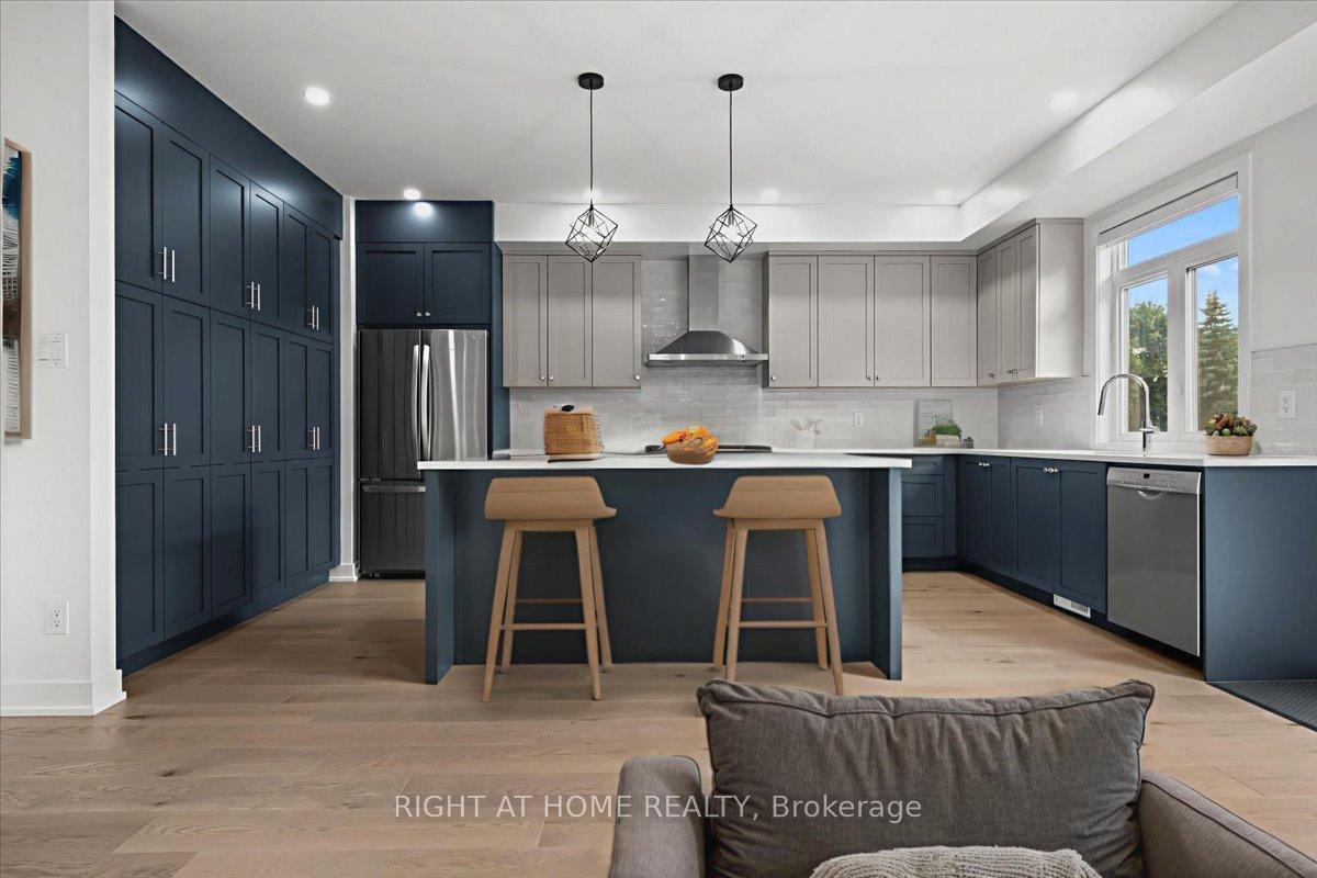 Photo 16 of 610 Kenabeek Terrace, Ottawa, Riverside South/Gloucester Glen — HOMEH