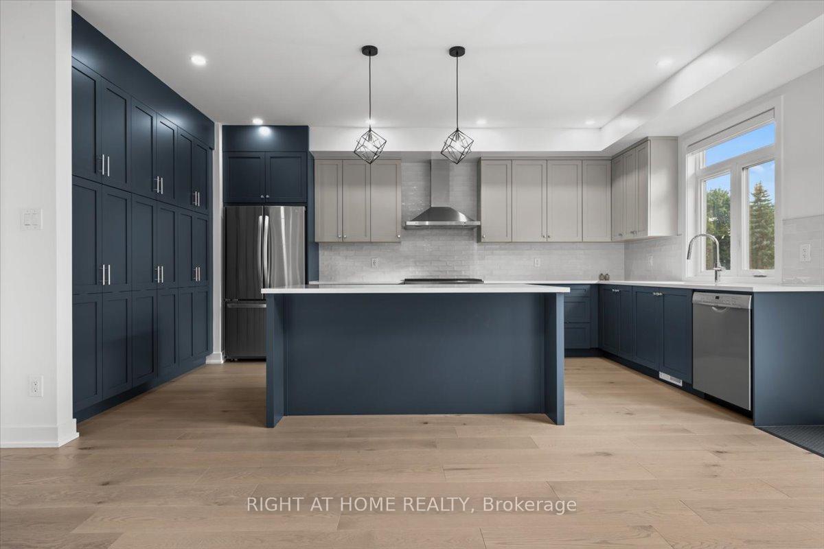 Photo 15 of 610 Kenabeek Terrace, Ottawa, Riverside South/Gloucester Glen — HOMEH