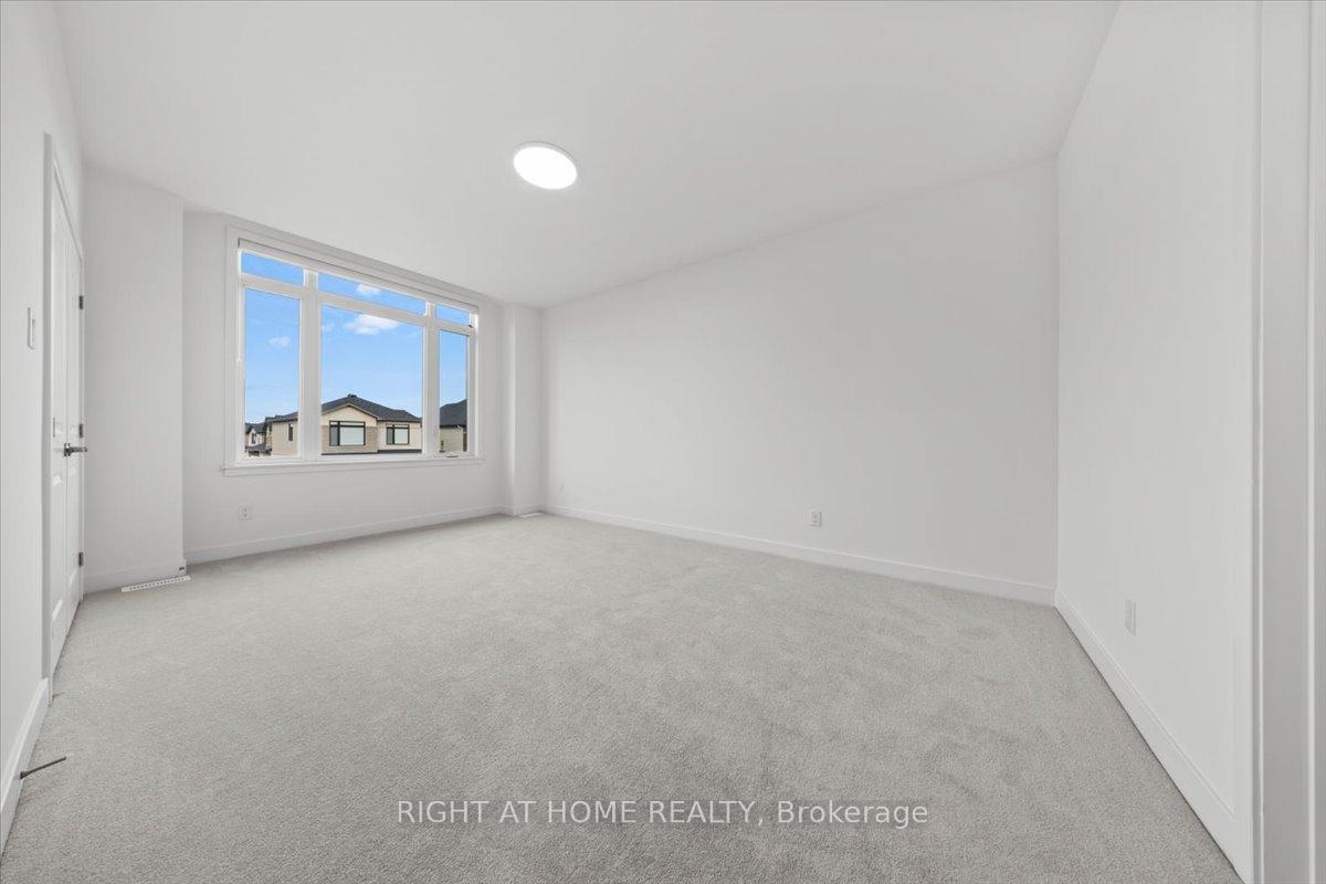 Photo 32 of 610 Kenabeek Terrace, Ottawa, Riverside South/Gloucester Glen — HOMEH