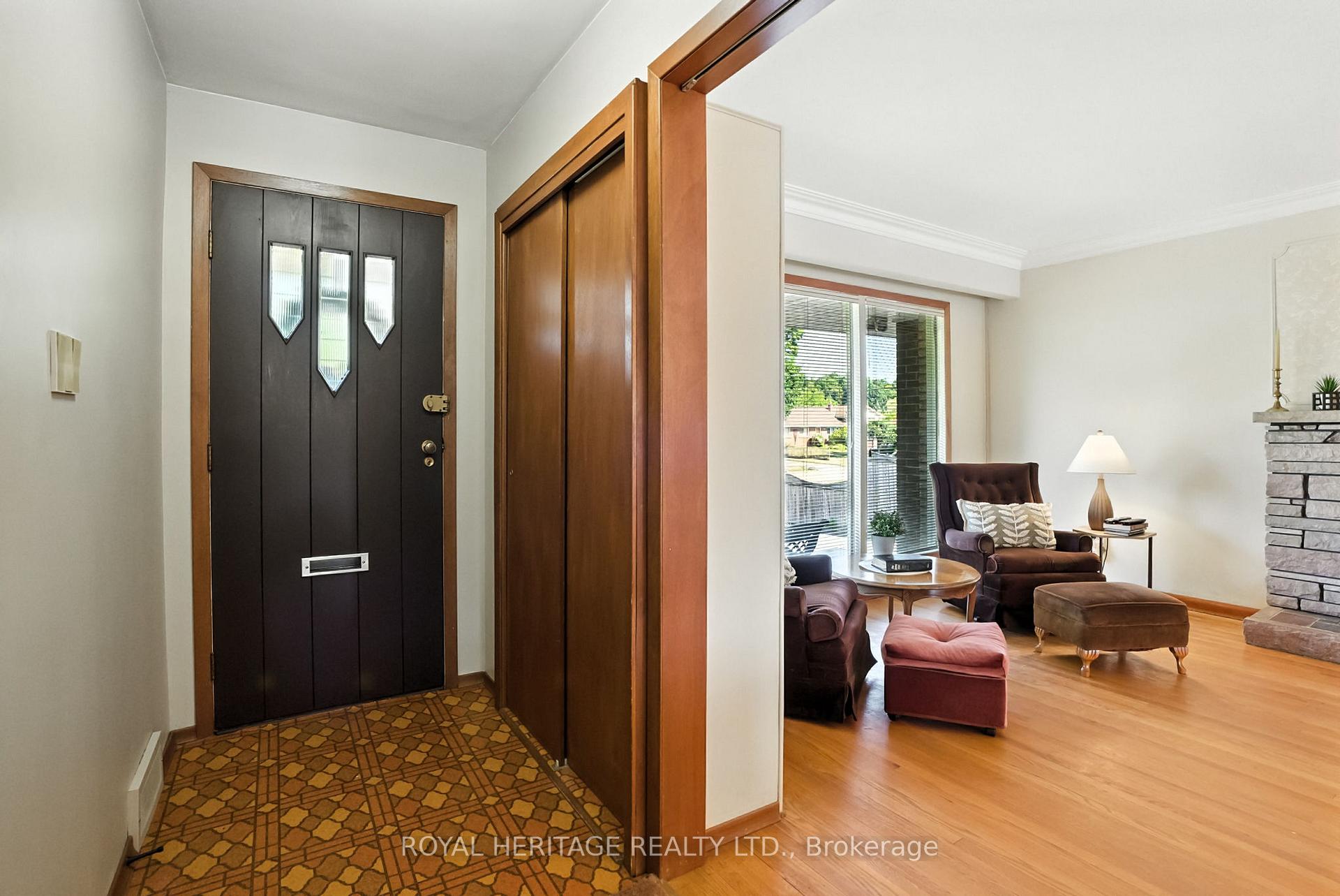 Photo 4 of 186 Meadow Road N, Whitby, Blue Grass Meadows — HOMEH