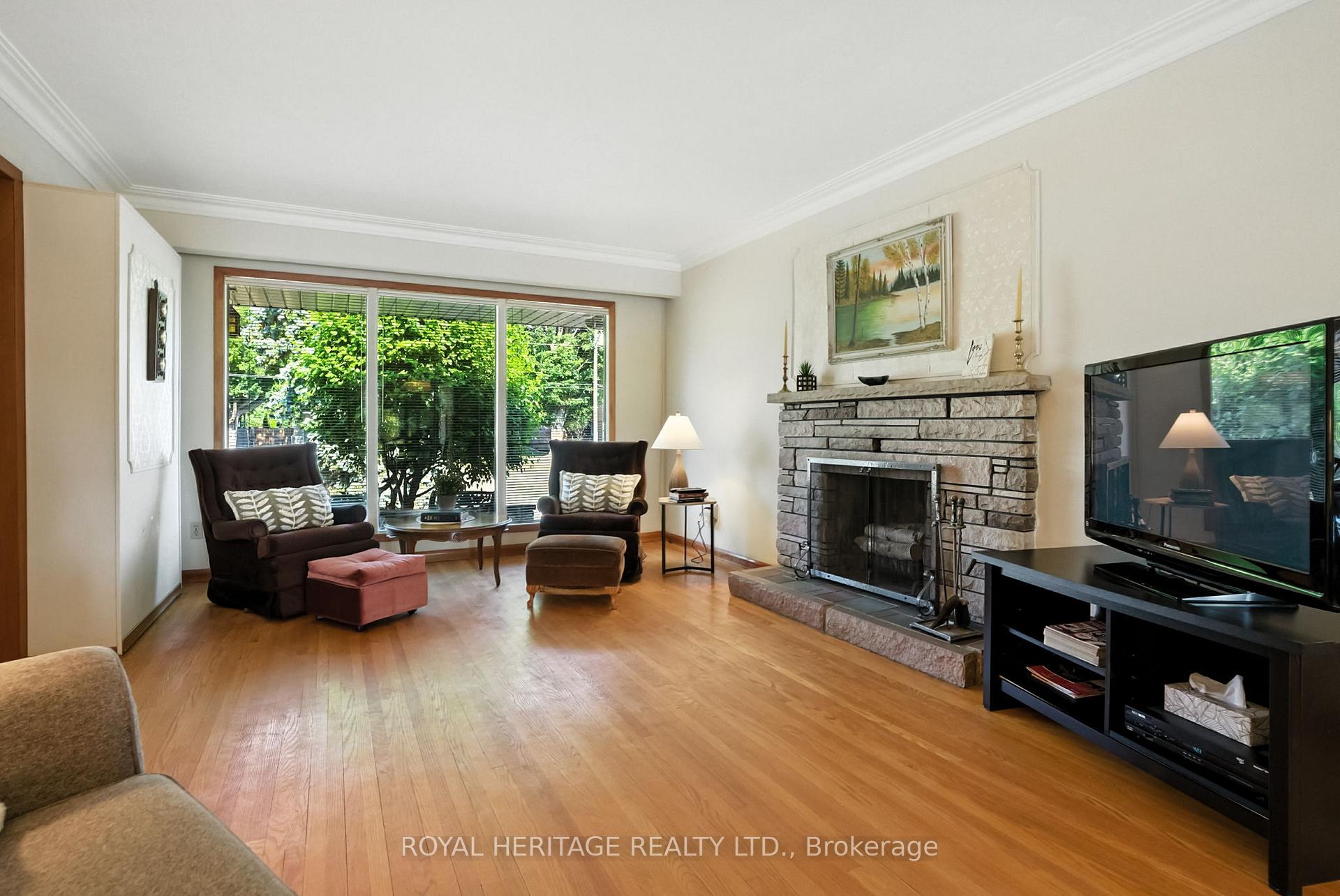 Photo 6 of 186 Meadow Road N, Whitby, Blue Grass Meadows — HOMEH