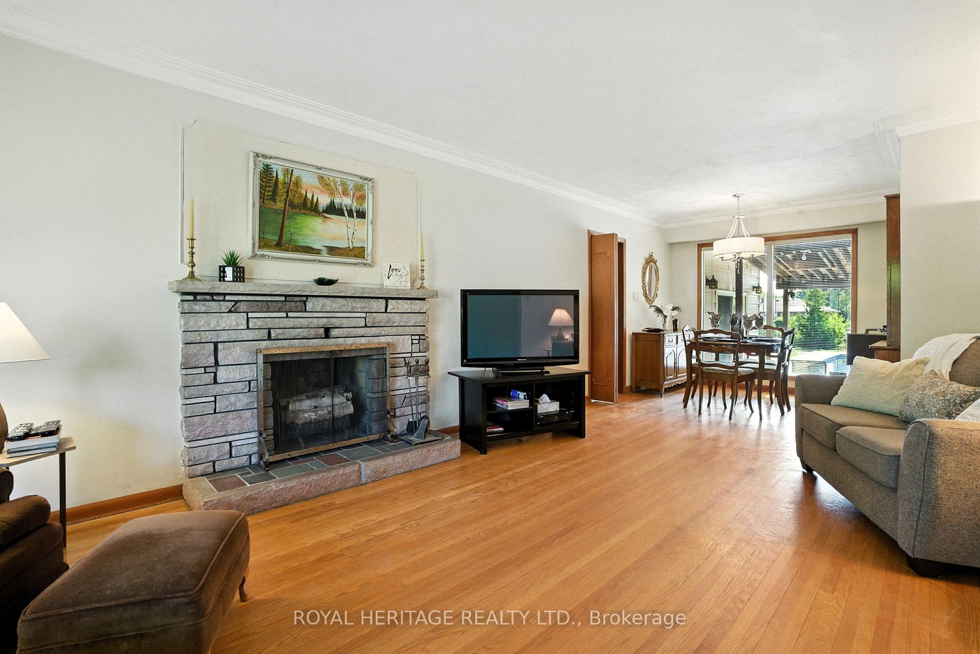Photo 7 of 186 Meadow Road N, Whitby, Blue Grass Meadows — HOMEH