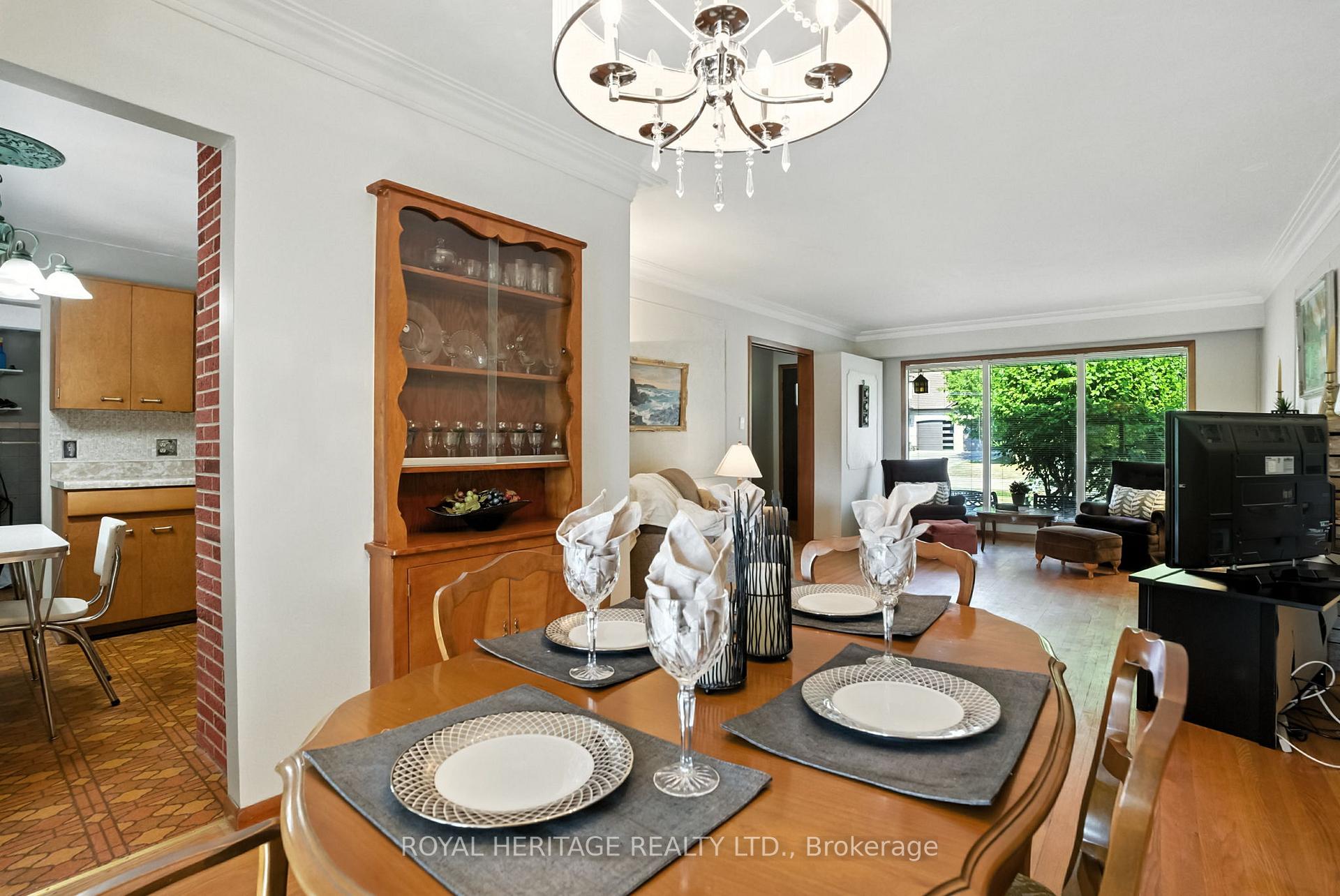Photo 12 of 186 Meadow Road N, Whitby, Blue Grass Meadows — HOMEH