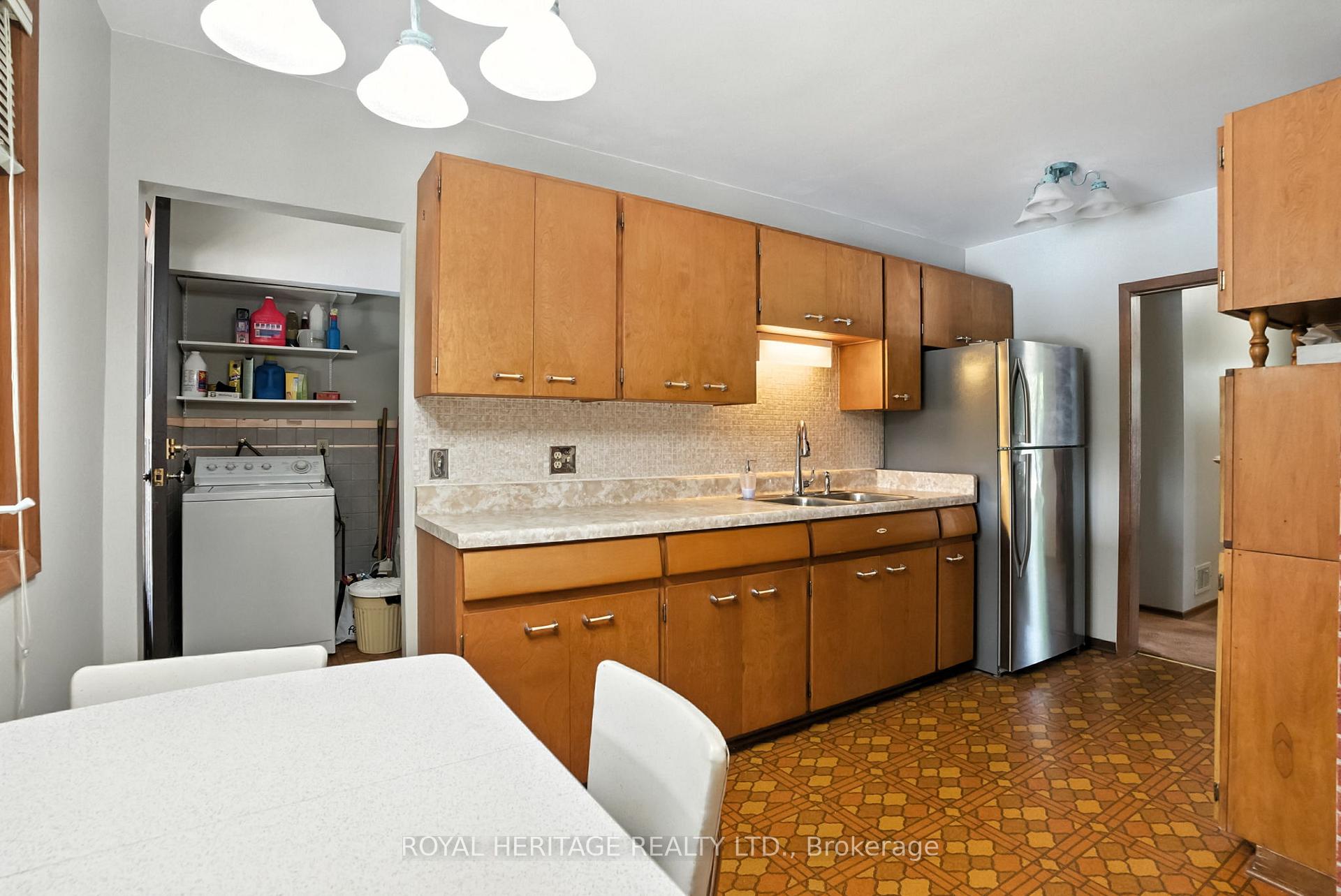 Photo 15 of 186 Meadow Road N, Whitby, Blue Grass Meadows — HOMEH