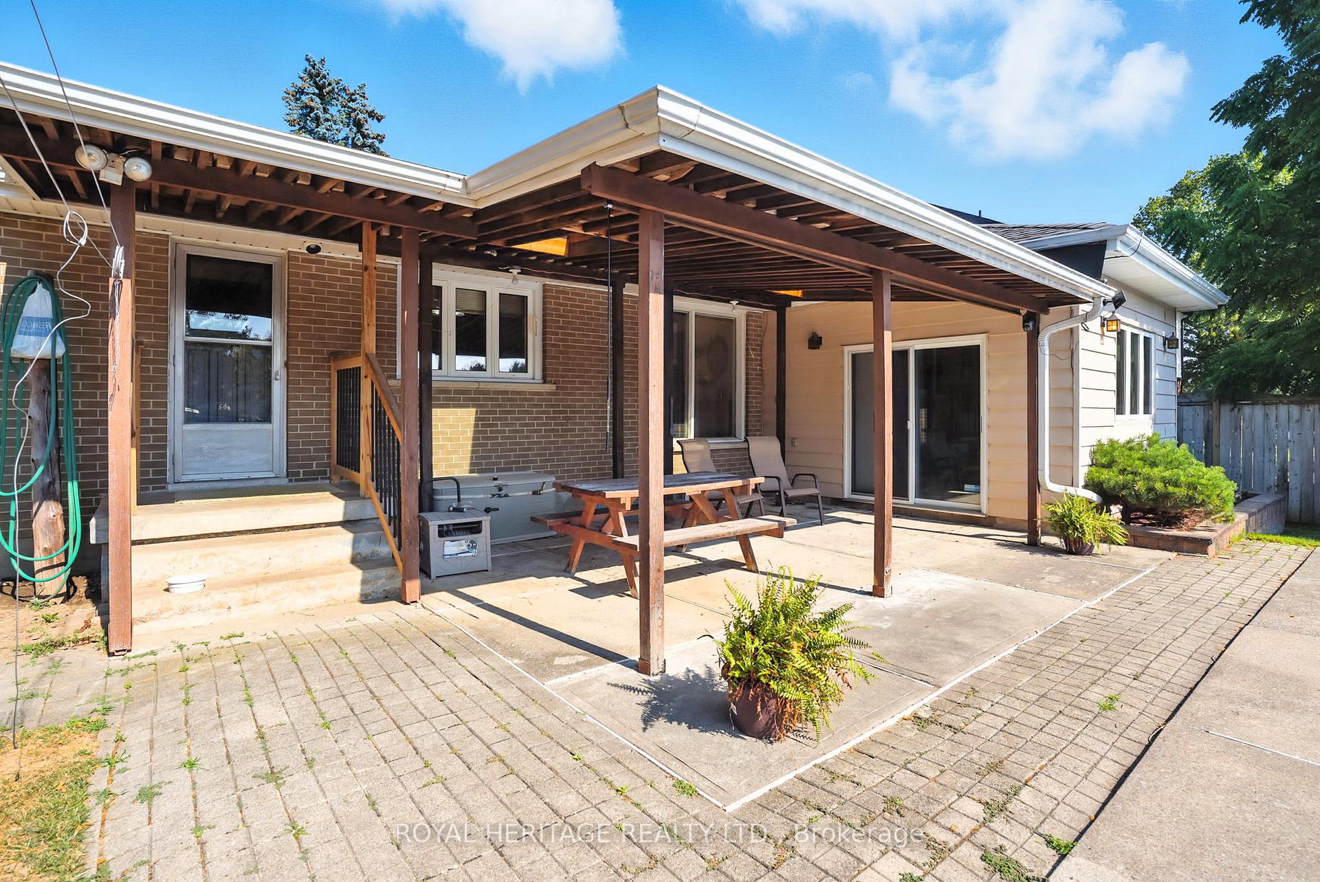 Photo 34 of 186 Meadow Road N, Whitby, Blue Grass Meadows — HOMEH