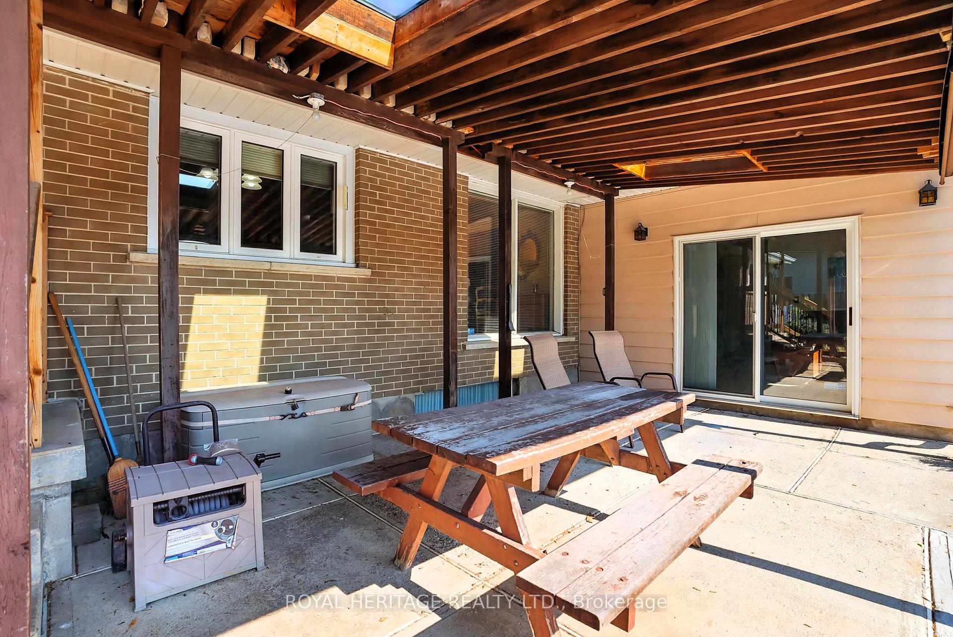 Photo 35 of 186 Meadow Road N, Whitby, Blue Grass Meadows — HOMEH