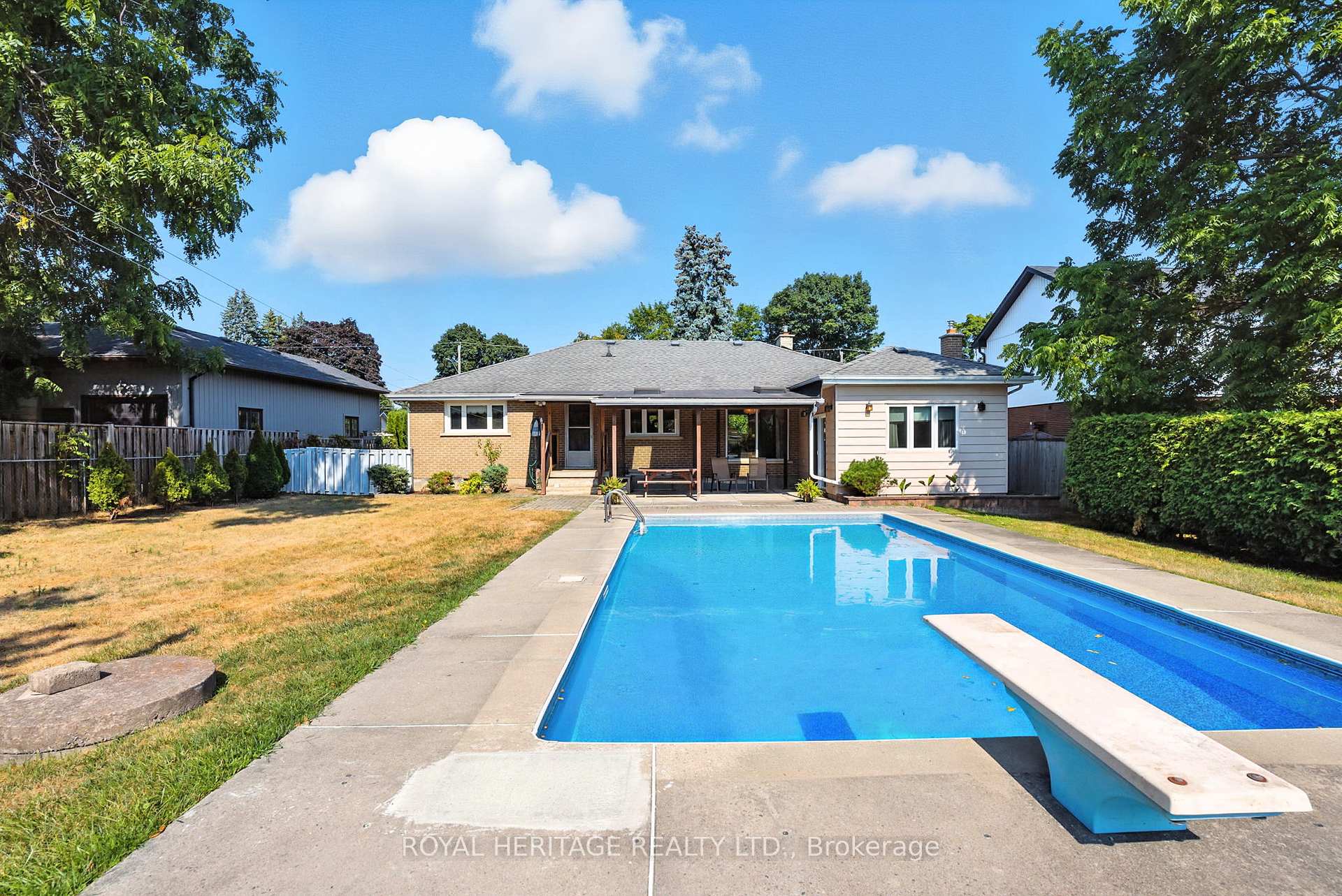 Photo 40 of 186 Meadow Road N, Whitby, Blue Grass Meadows — HOMEH