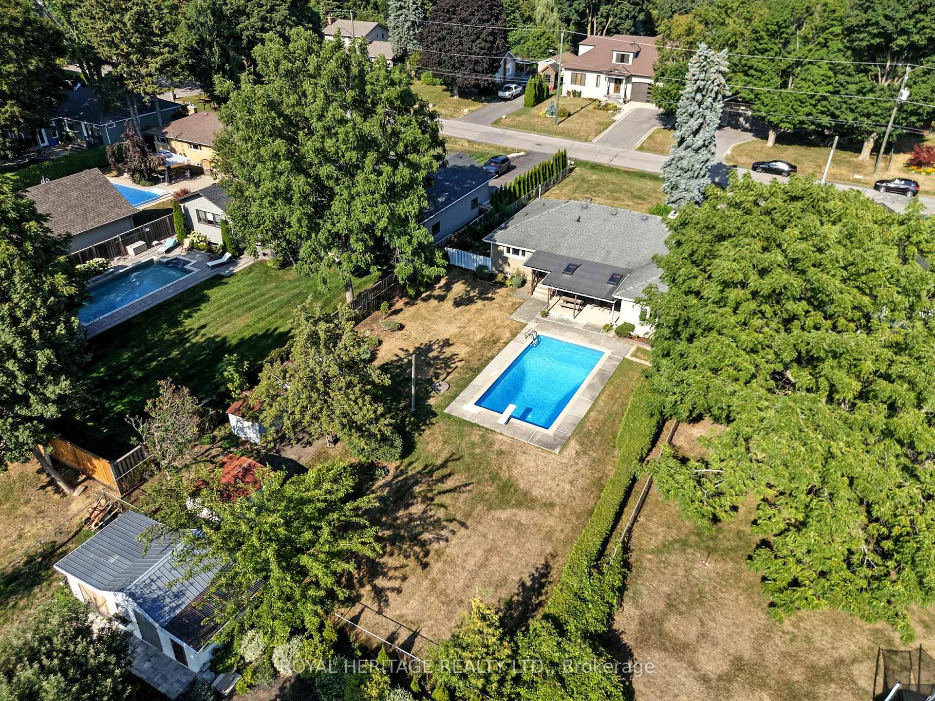 Photo 41 of 186 Meadow Road N, Whitby, Blue Grass Meadows — HOMEH
