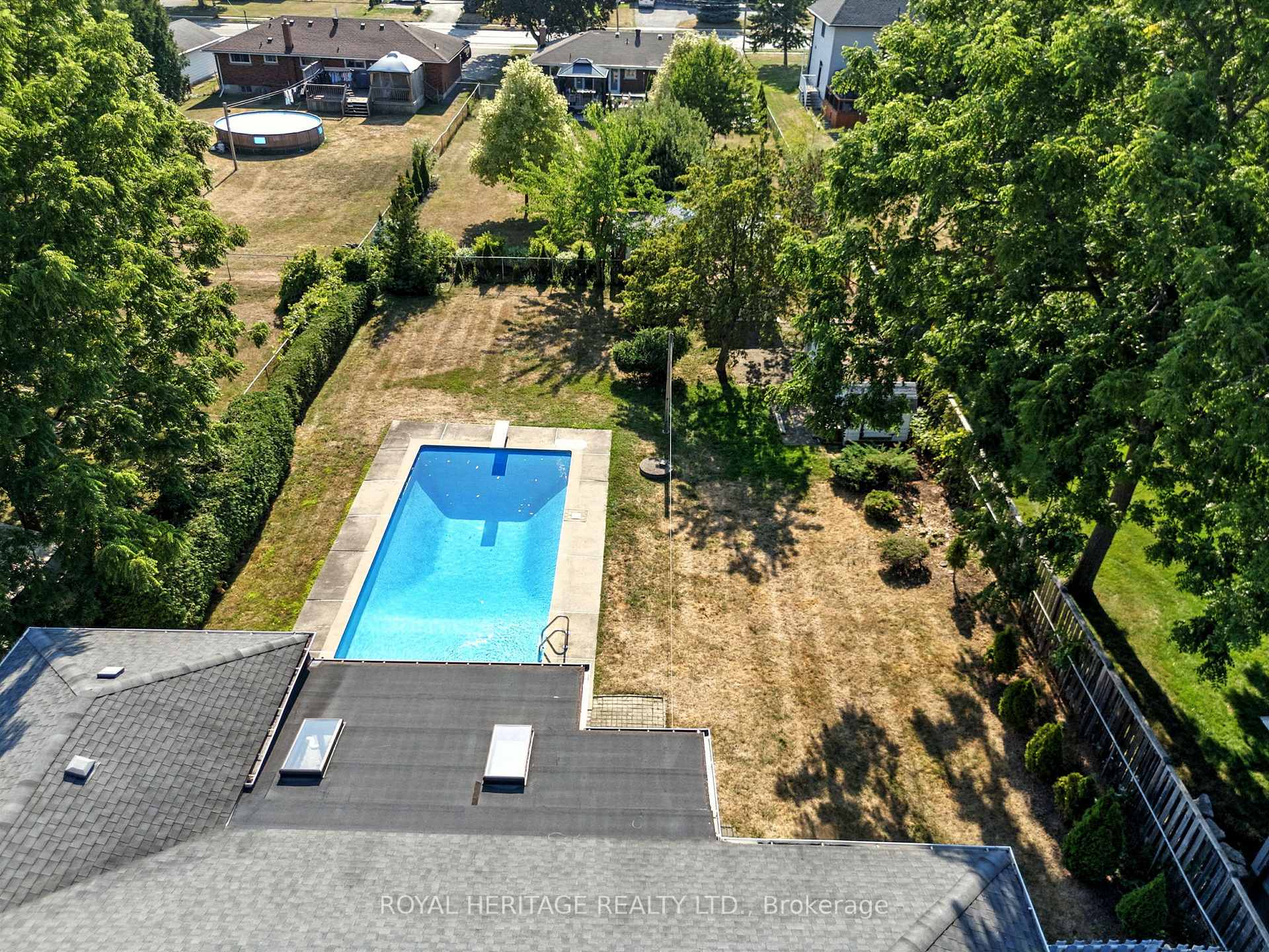 Photo 46 of 186 Meadow Road N, Whitby, Blue Grass Meadows — HOMEH