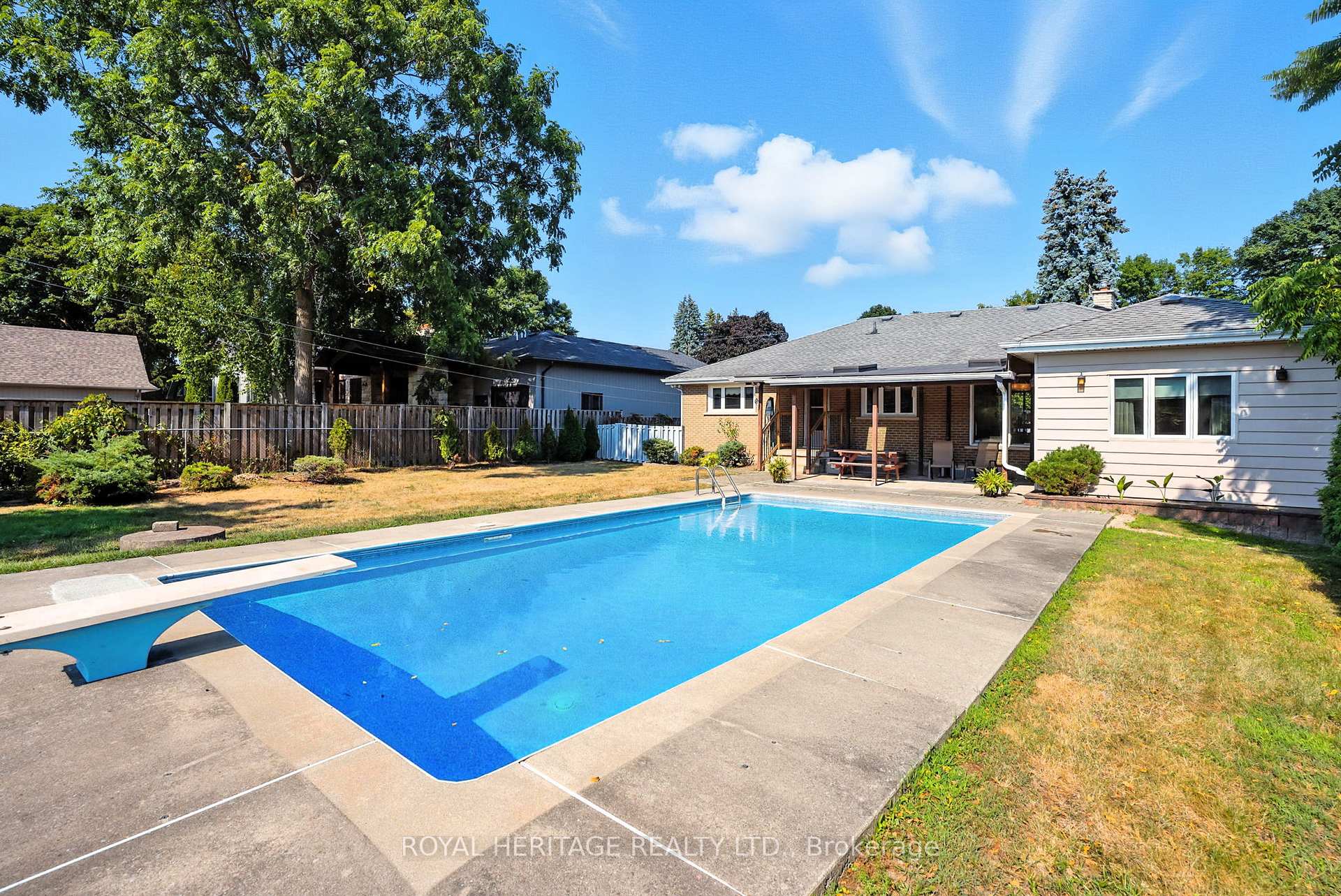 Photo 47 of 186 Meadow Road N, Whitby, Blue Grass Meadows — HOMEH