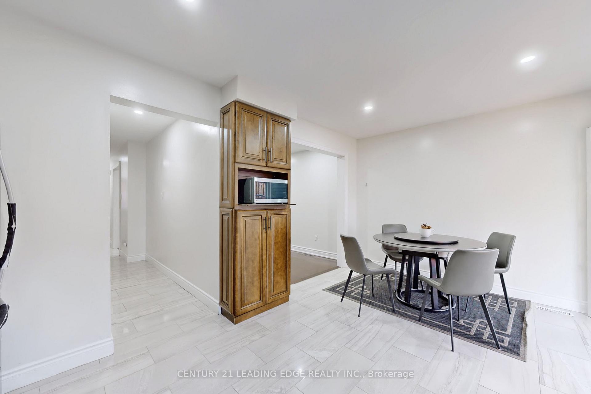 Photo 13 of 47 Stella Drive, Markham, Middlefield — HOMEH