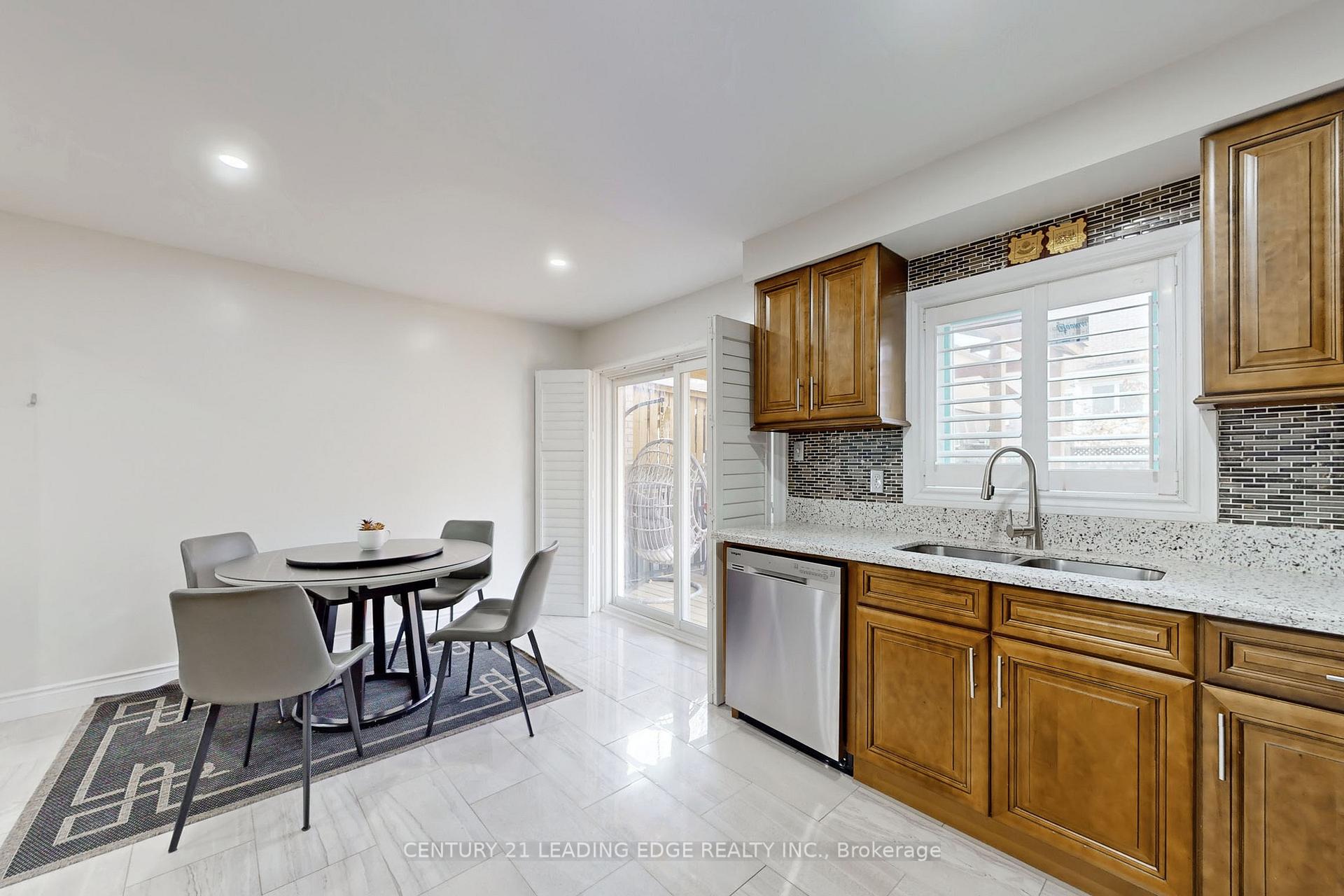 Photo 14 of 47 Stella Drive, Markham, Middlefield — HOMEH