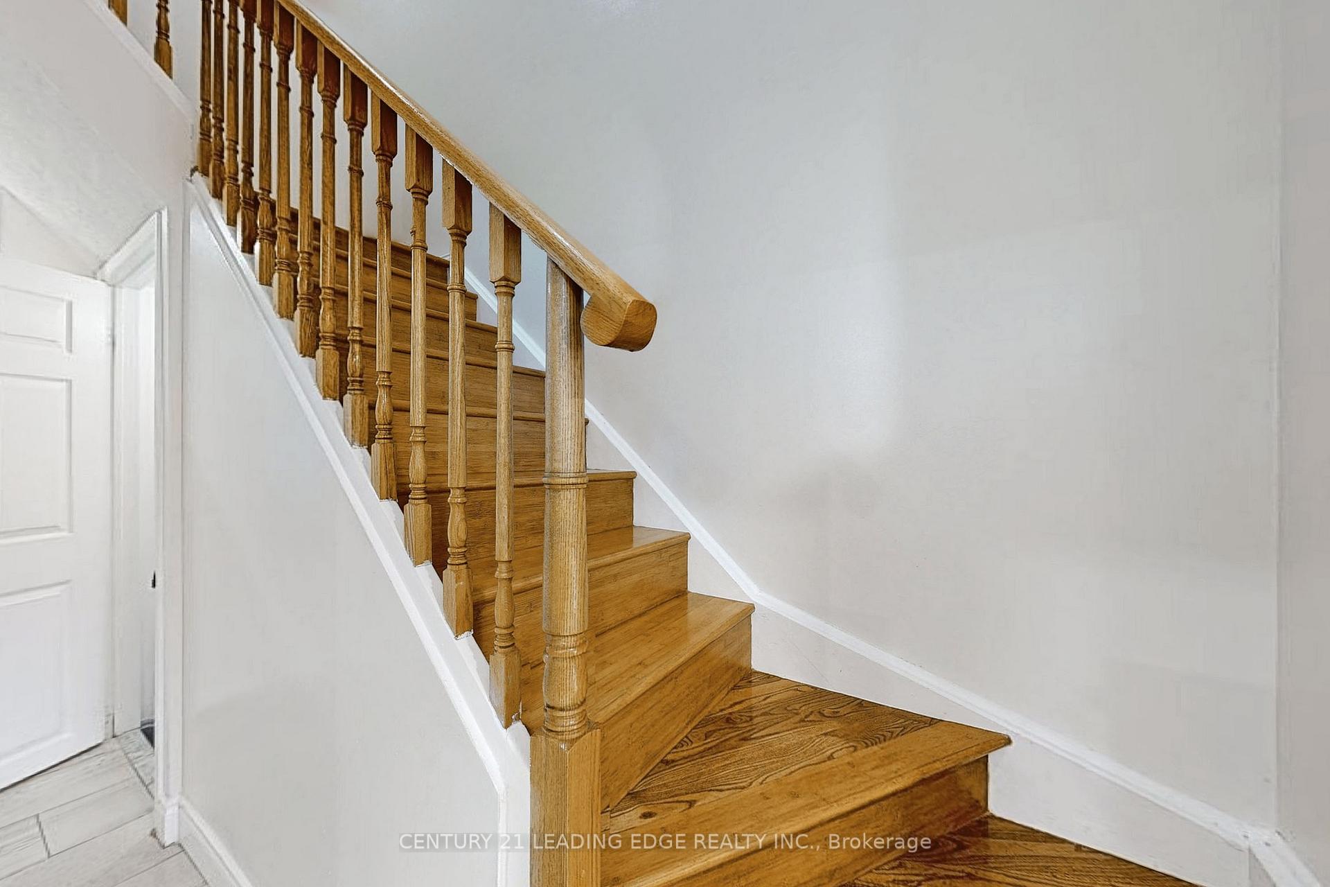 Photo 17 of 47 Stella Drive, Markham, Middlefield — HOMEH