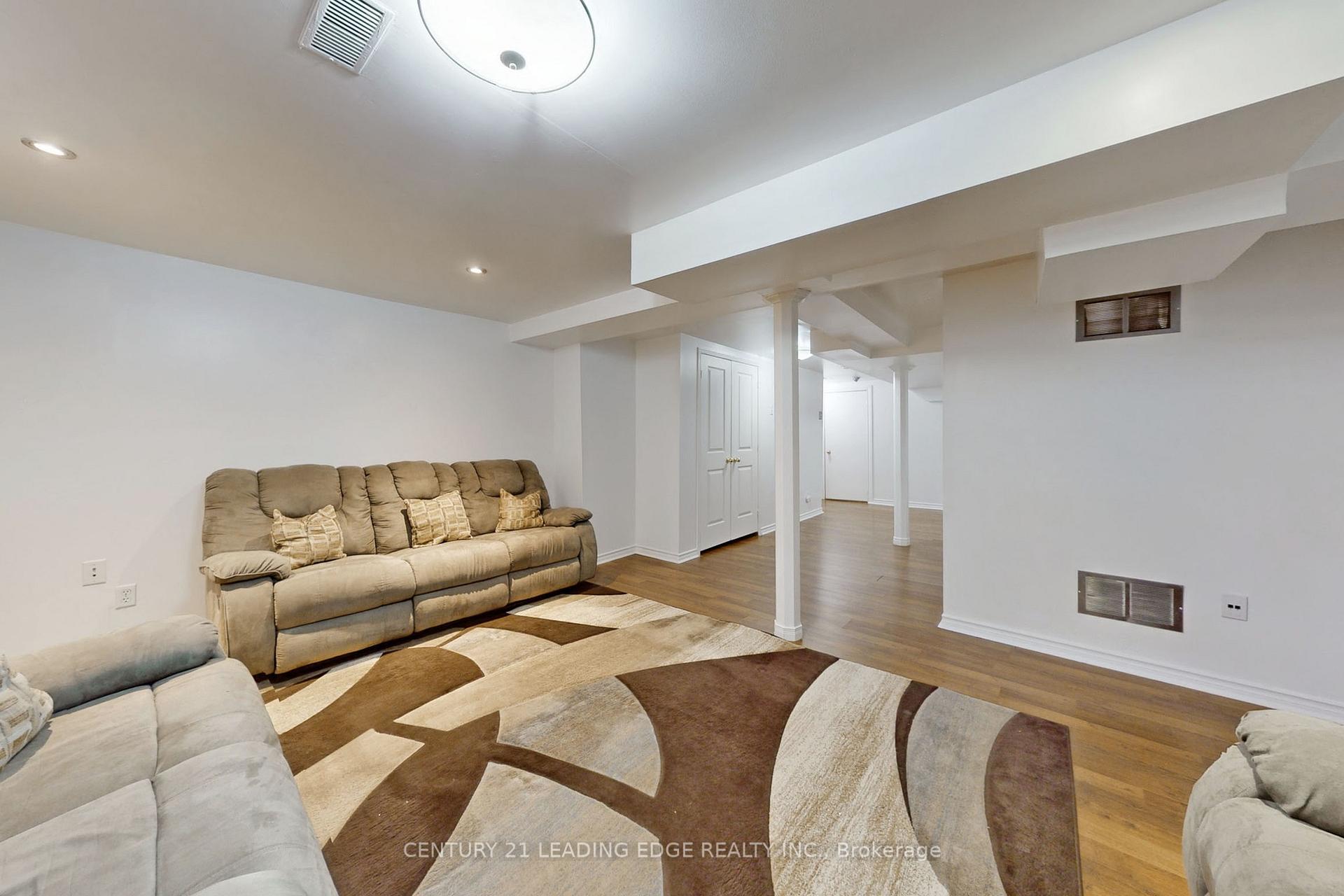 Photo 29 of 47 Stella Drive, Markham, Middlefield — HOMEH